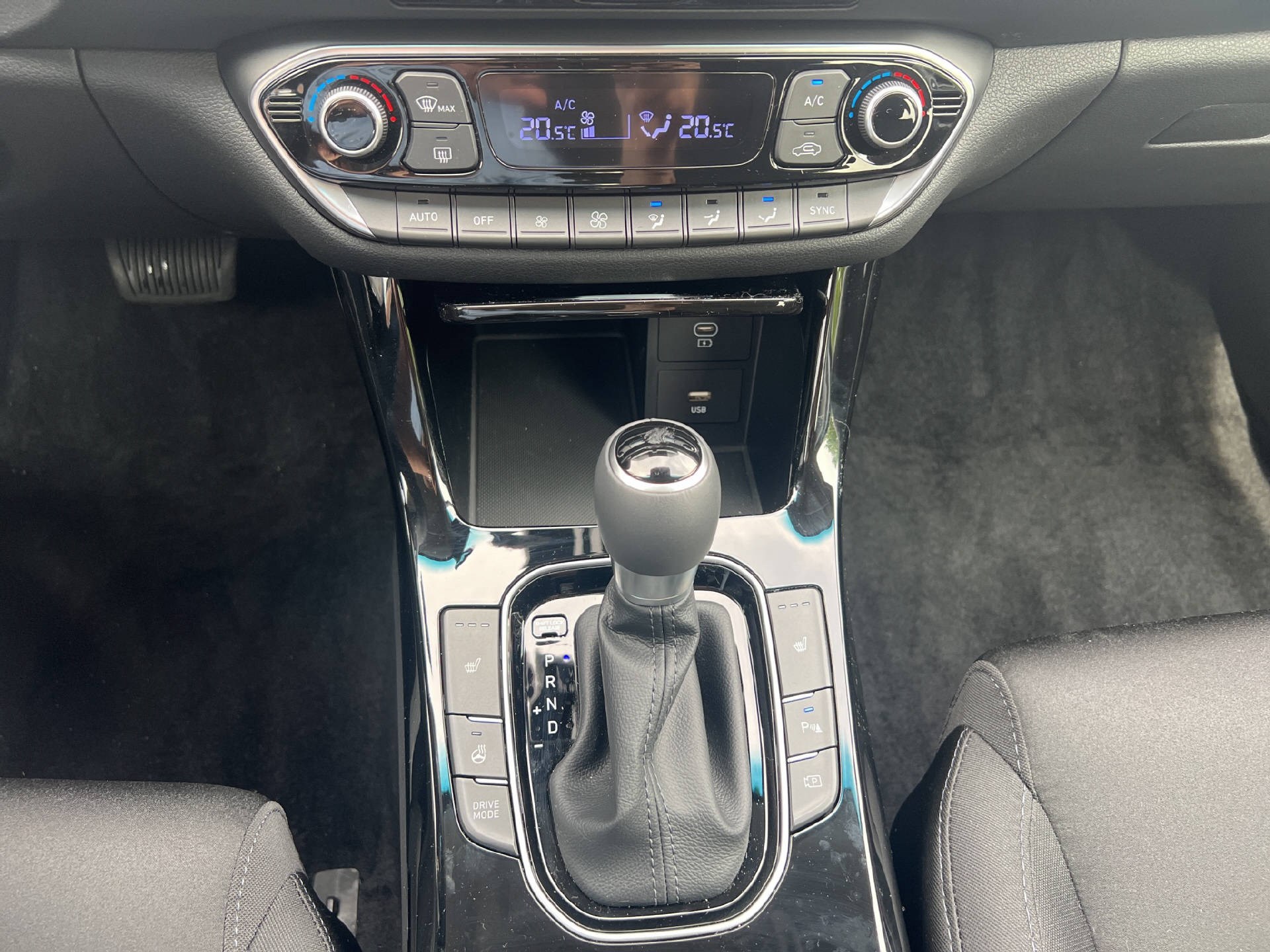 HYUNDAI i30 Wagon 1.0 T-GDi Amplia-image-13
