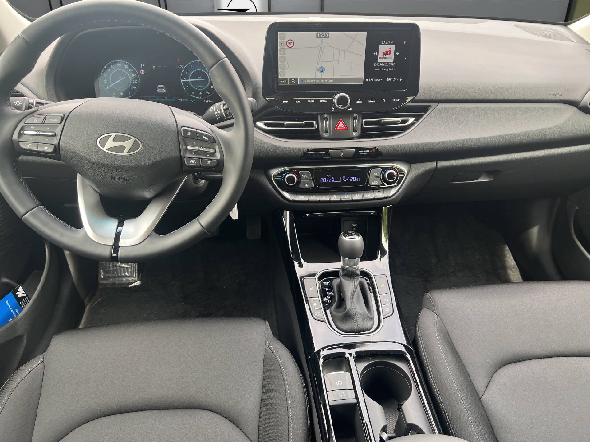 HYUNDAI i30 Wagon 1.0 T-GDi Amplia-image-9