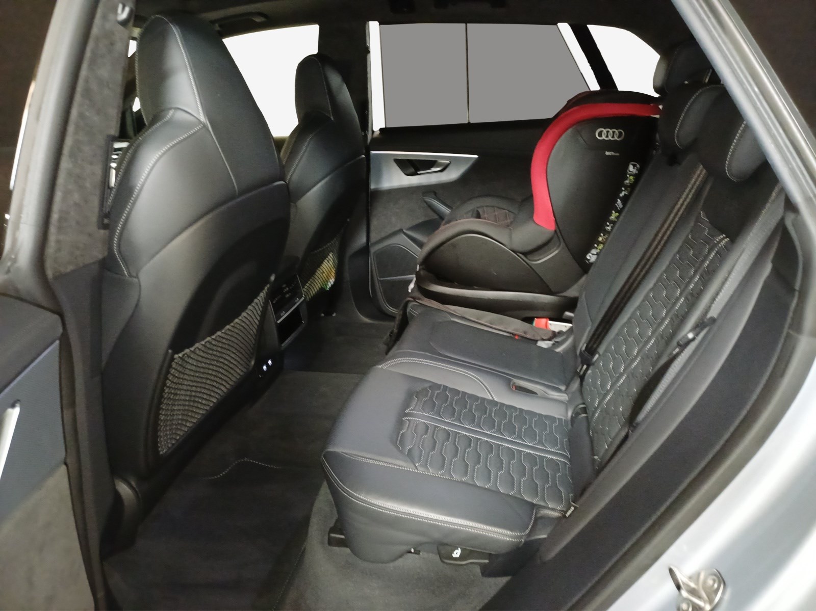 AUDI RSQ8 quattro tiptronic-image-11