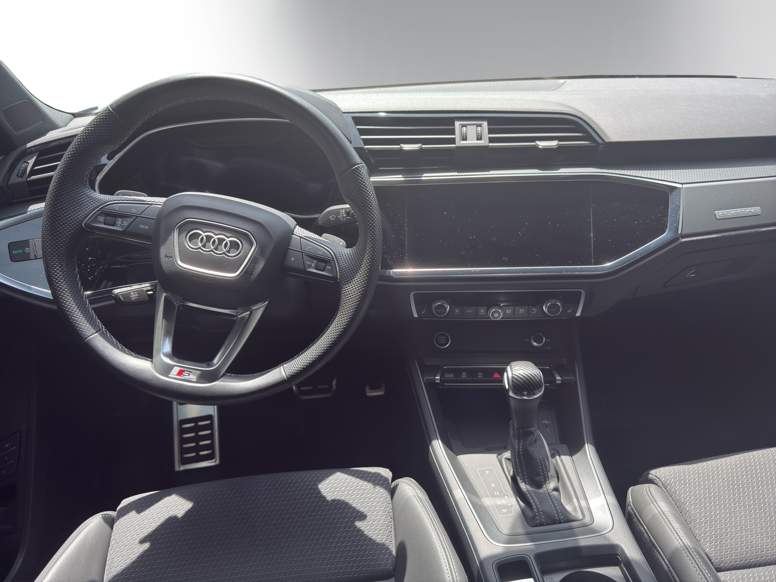 AUDI Q3 SB 40 TDI S line qu-image-10