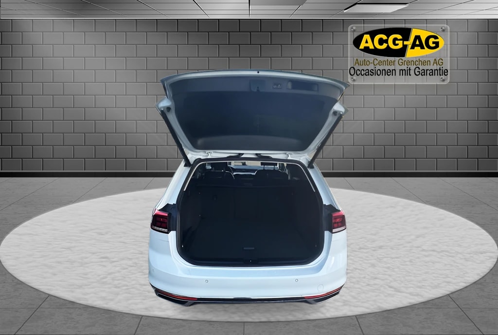 VW Passat 2.0 TDI BMT Elegance DSG ** Voll-Leder ** Gr-Navi ** RF-Kamera ** ACC ** Totwinkel-Assistent ** Anh-Kupplung ** Ab MFK-image-6