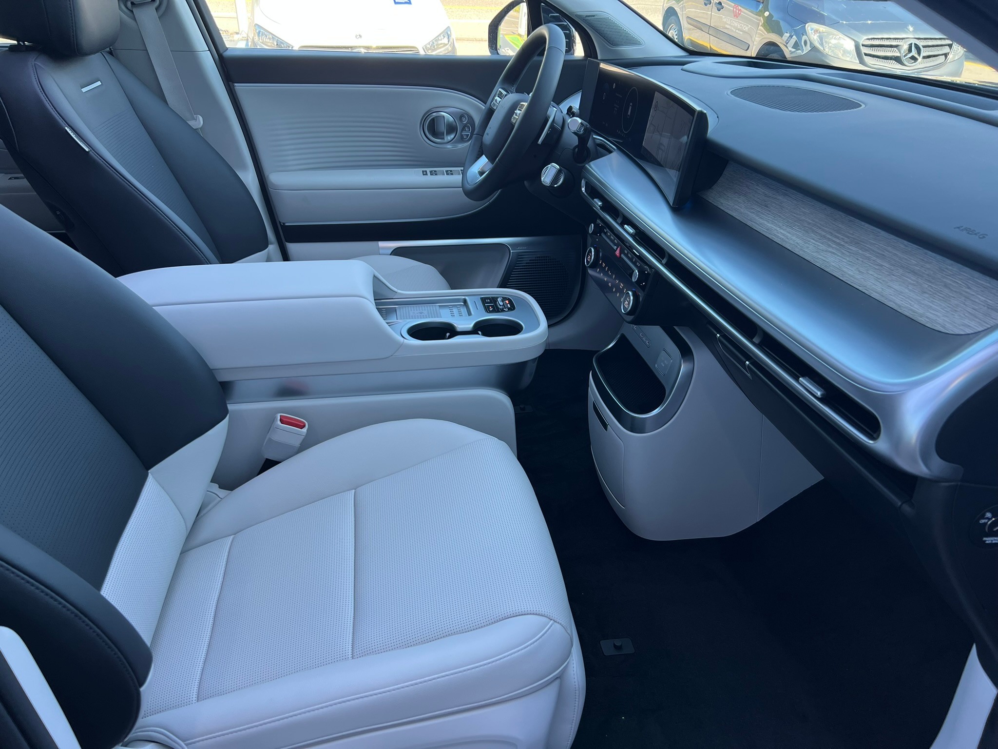 Image HYUNDAI IONIQ Ioniq 9 110kWh Vertex Caligraphy 4WD