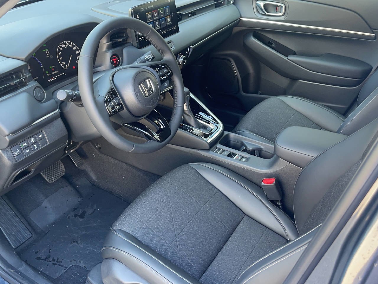 HONDA HR-V 1.5 i-MMD Advance-showroom-element-3