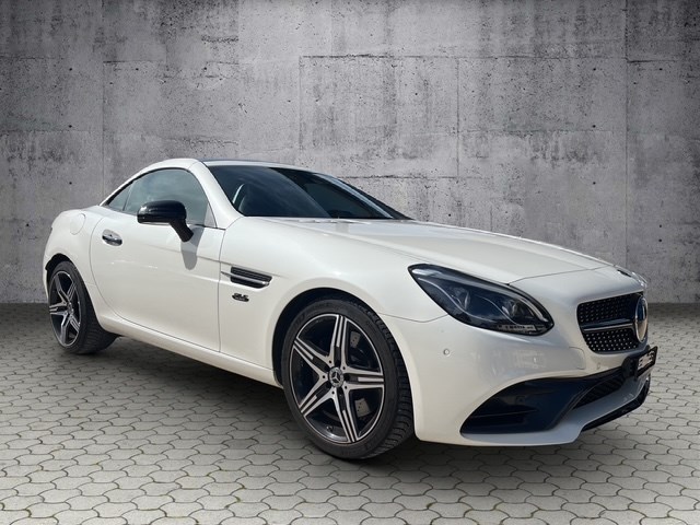 MERCEDES-BENZ SLC 200 Cabriolet AMG Line Final Edition-showroom-element-1