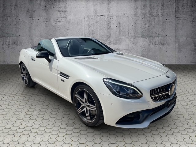 MERCEDES-BENZ SLC 200 Cabriolet AMG Line Final Edition-showroom-element-3