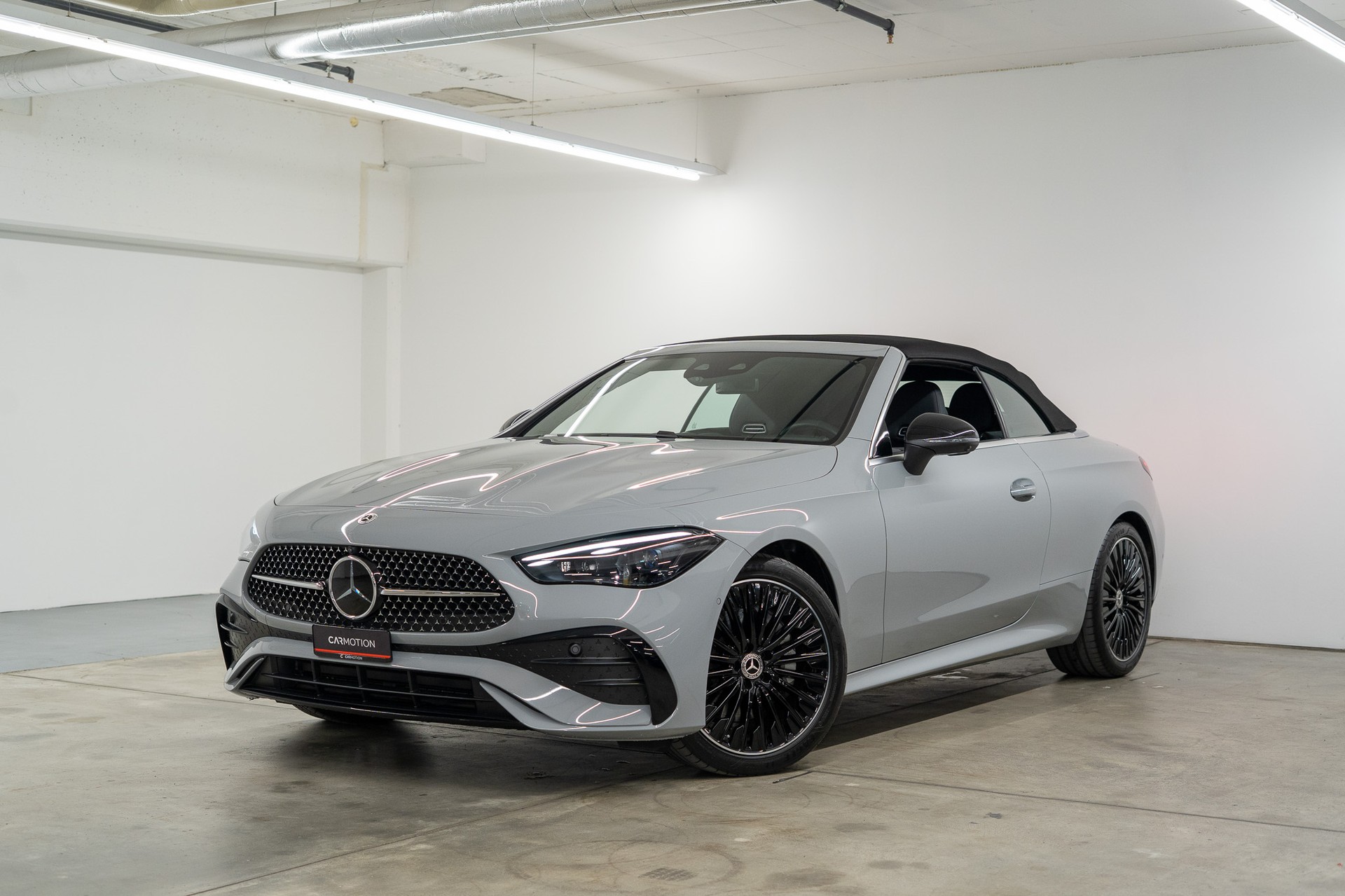 MERCEDES-BENZ CLE 300 AMG Line 4matic Cabriolet-showroom-element-2