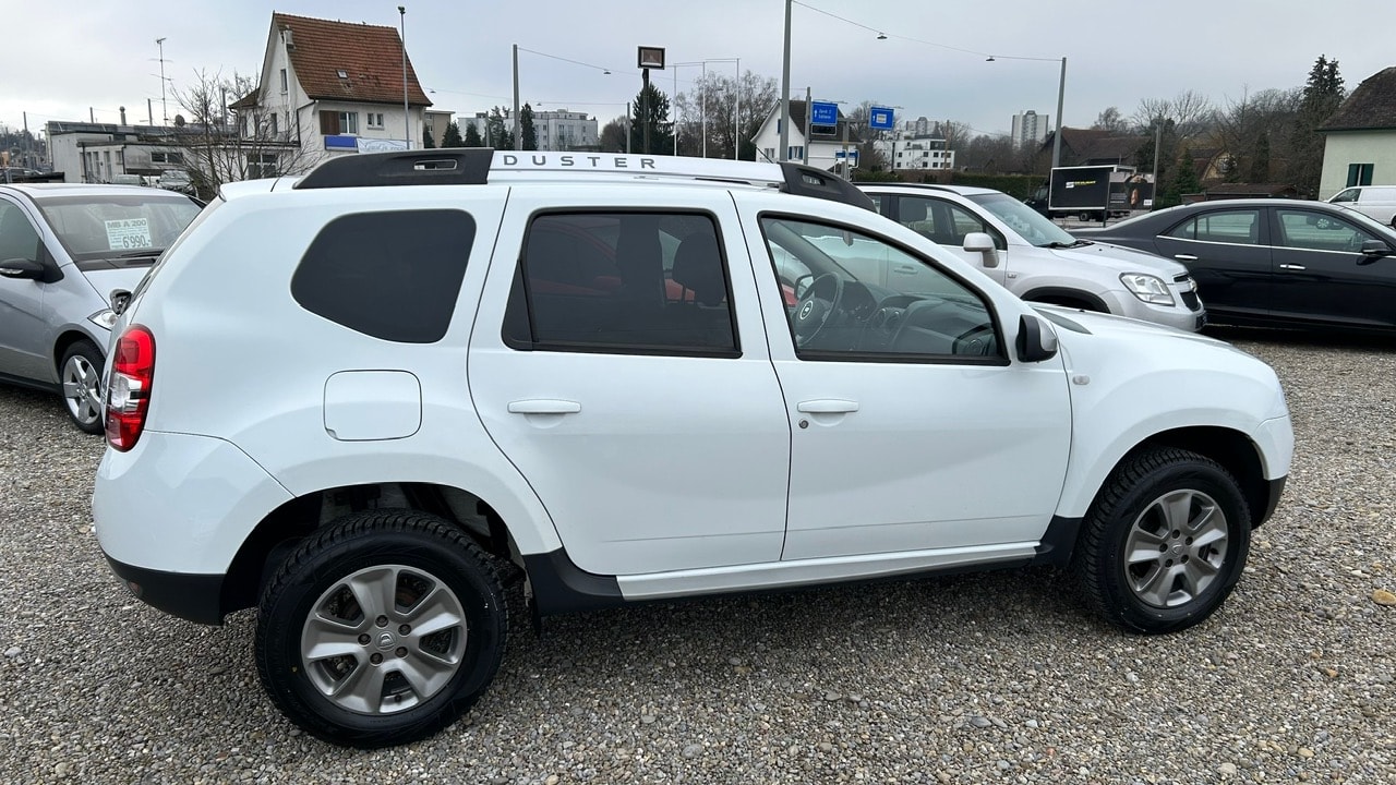 Dacia Duster - Plus fort en tout-terrain  auto-illustré - le magazine  automobile suisse