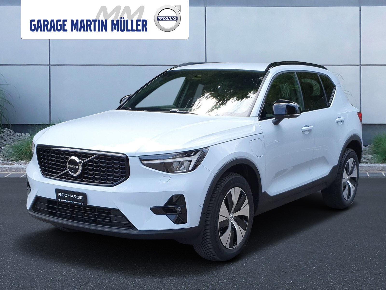 VOLVO XC40 1.5 T4 PiH Plus Dark (SUV / Gelndewagen)