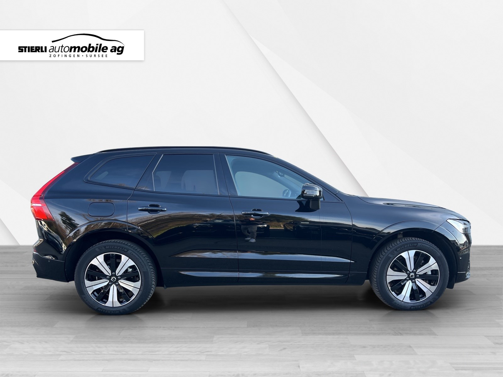 VOLVO XC60 2.0 T8 TE Plus Dark eAWD-showroom-element-3