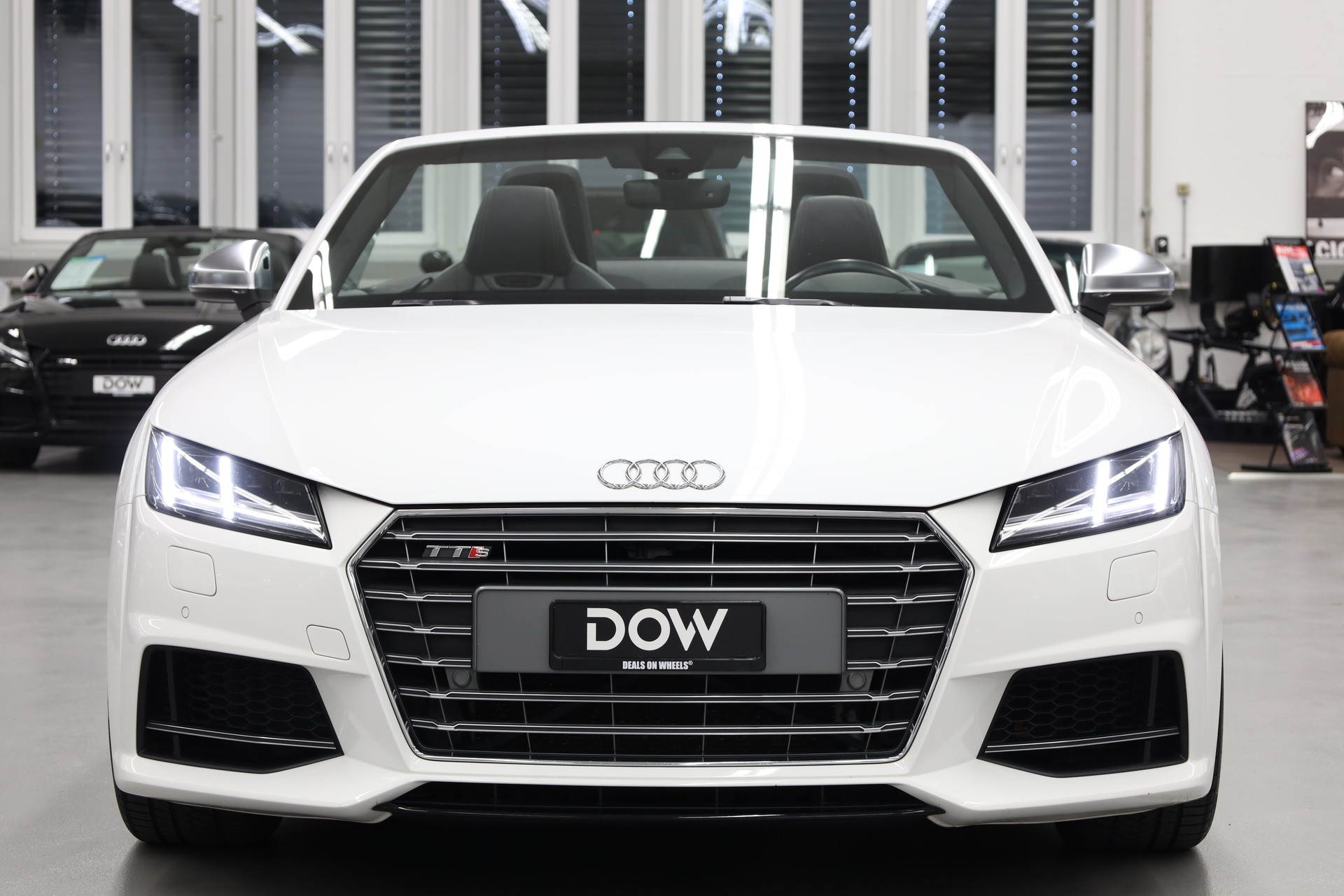 AUDI TTS Roadster 2.0 TFSI quattro S-Tronic-showroom-element-3
