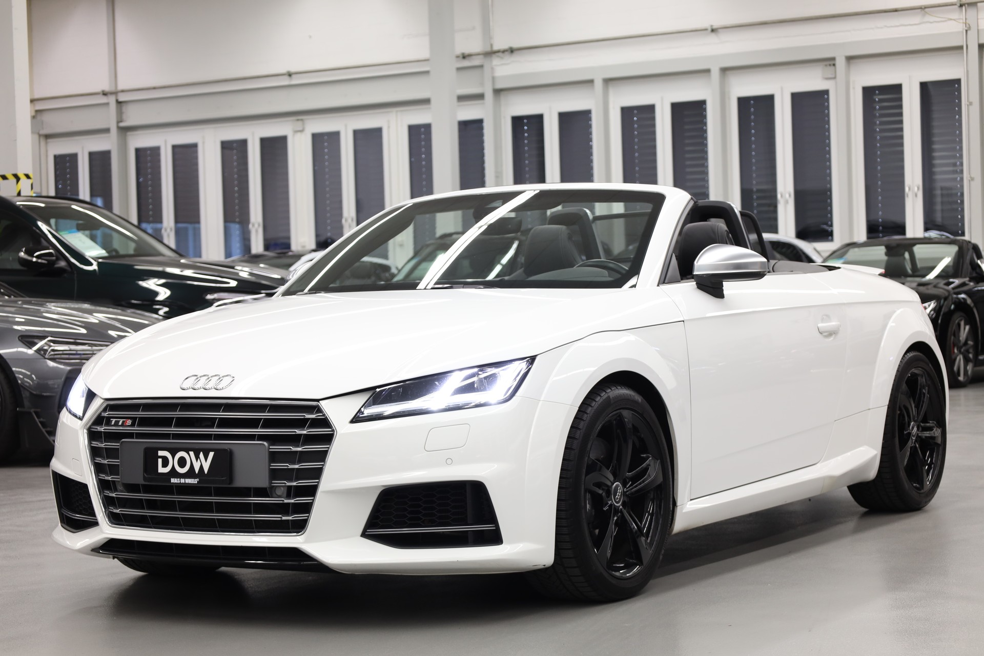 AUDI TTS Roadster 2.0 TFSI quattro S-Tronic-showroom-element-2
