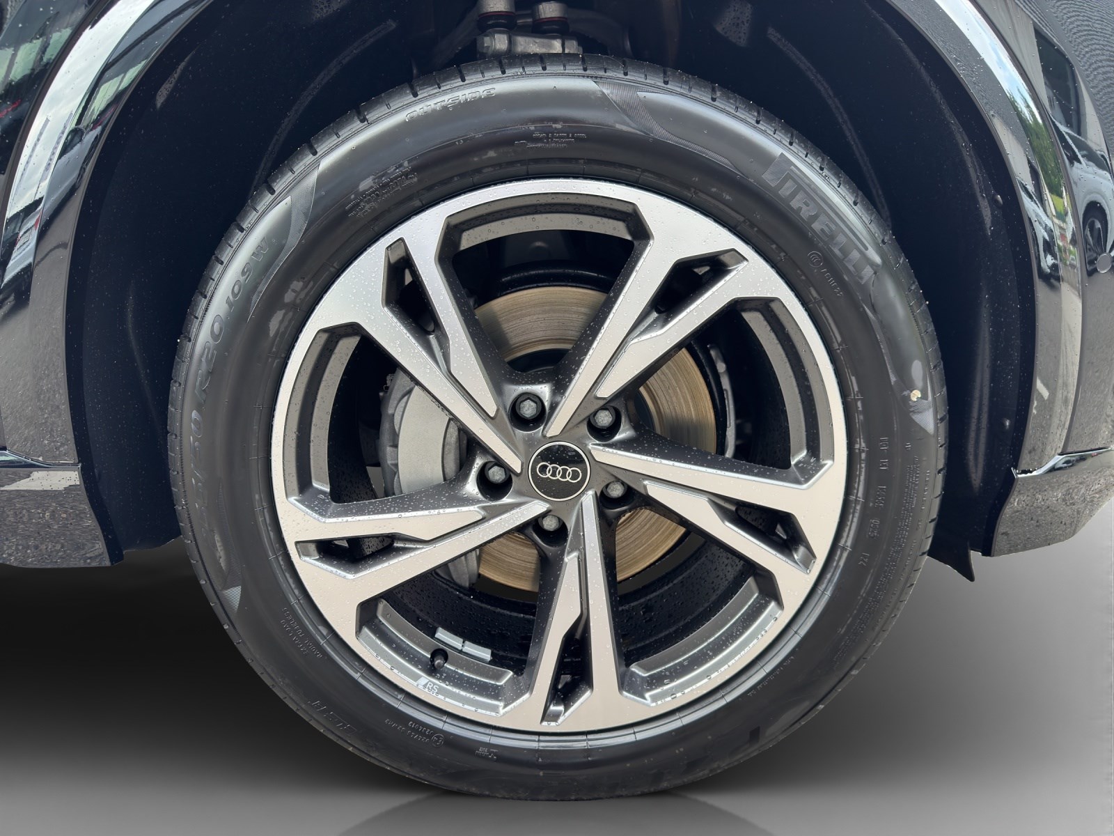 AUDI Q6 Sportback e-tron quattro-image-13