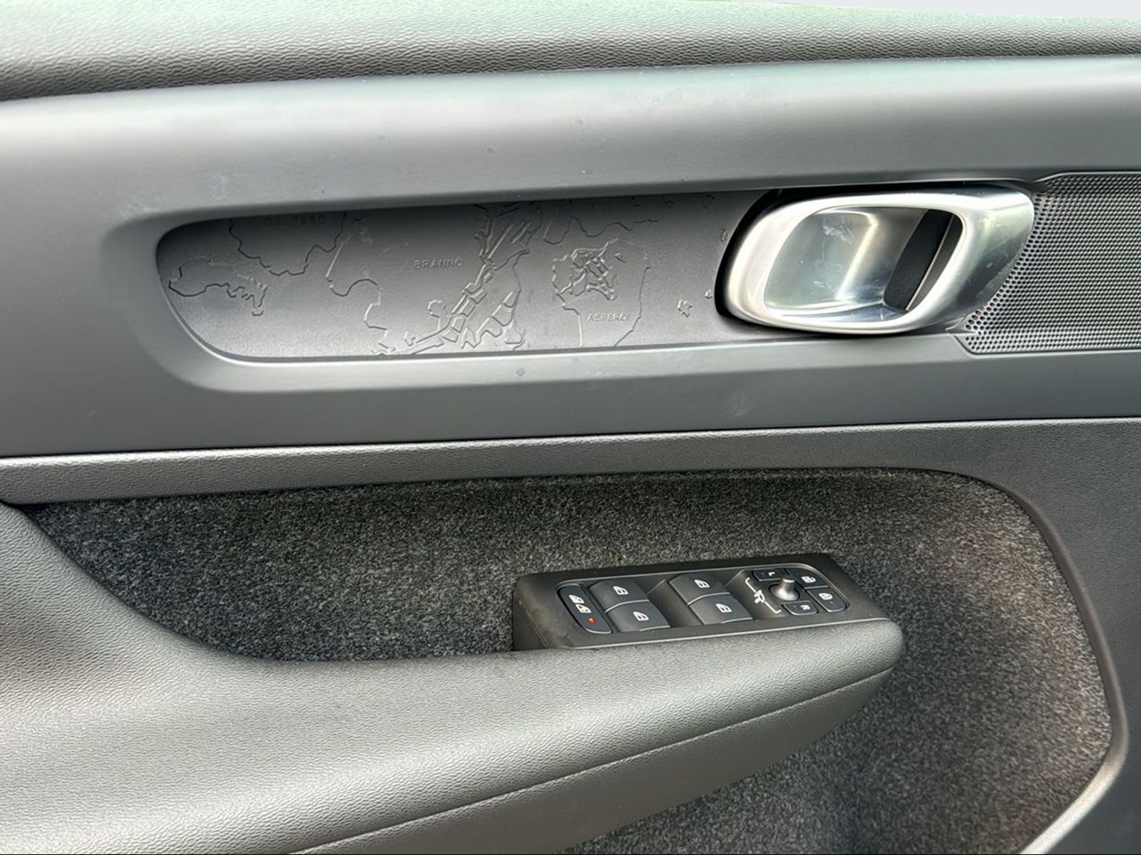 Image VOLVO XC40 XC40 Recharge E80 82kWh Plus RWD