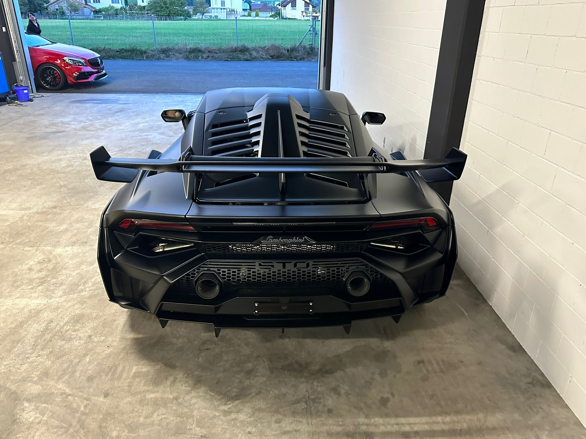 LAMBORGHINI Huracan STO Coupé DCT RWD Ad Personam Mattlackierung-image-5