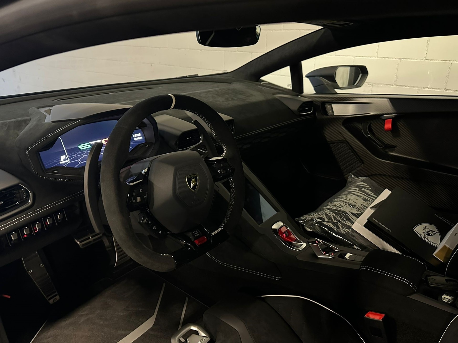 LAMBORGHINI Huracan STO Coupé DCT RWD Ad Personam Mattlackierung-image-7