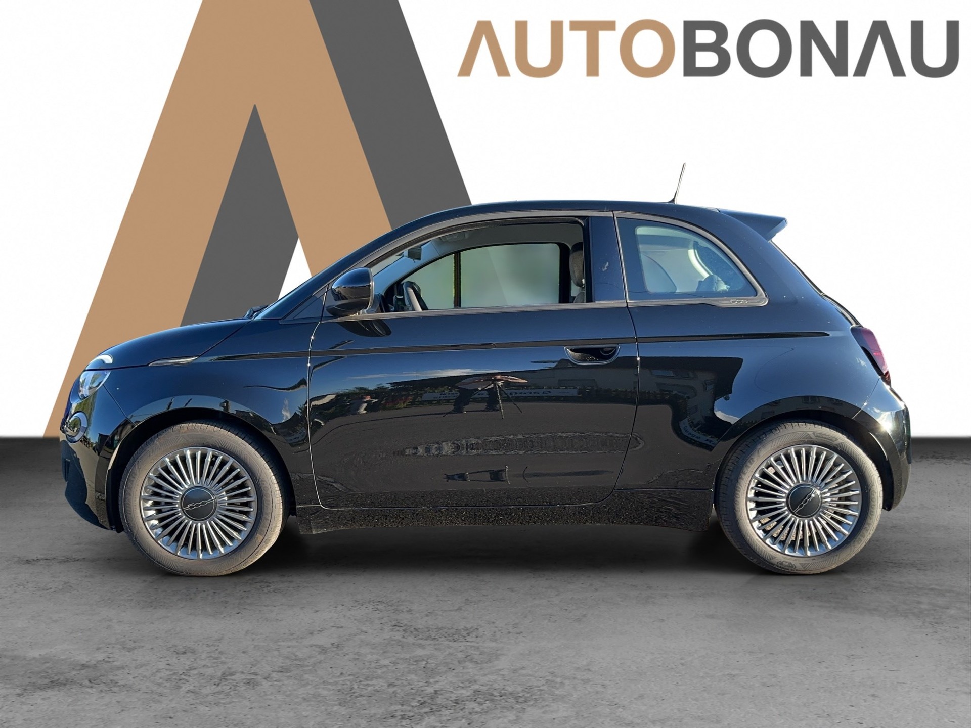 FIAT 500 electric Icon-showroom-element-1