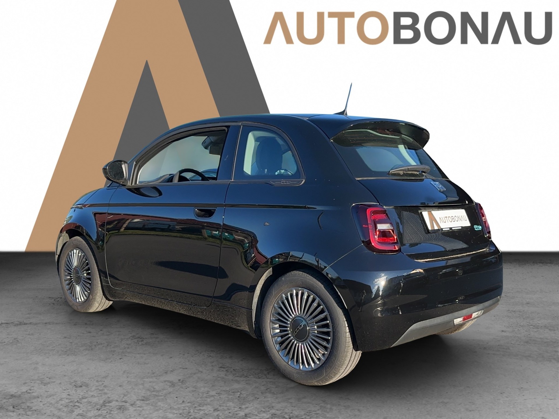 FIAT 500 electric Icon-showroom-element-2