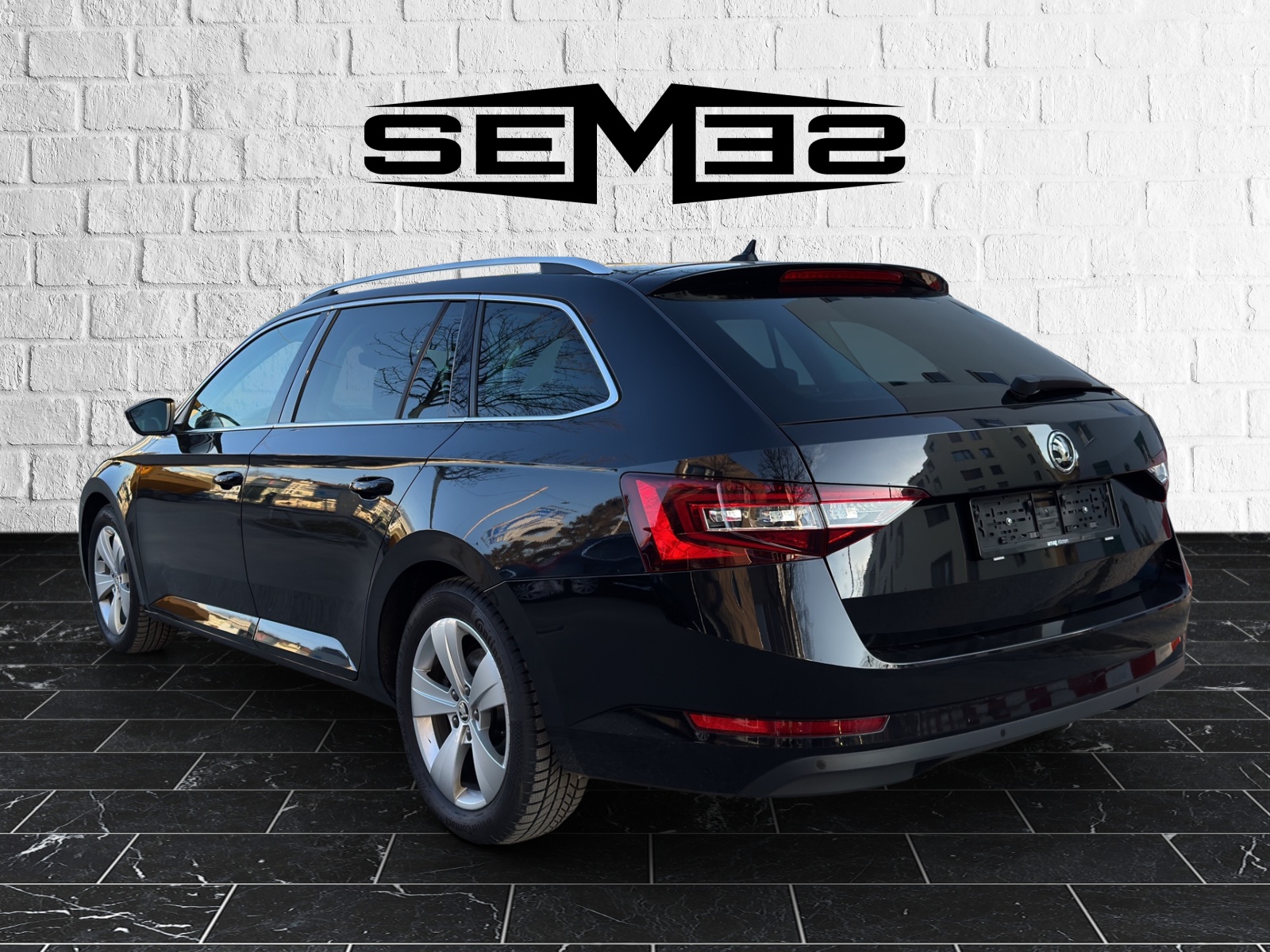 SKODA Superb Combi 2.0 TDi Style-showroom-element-2