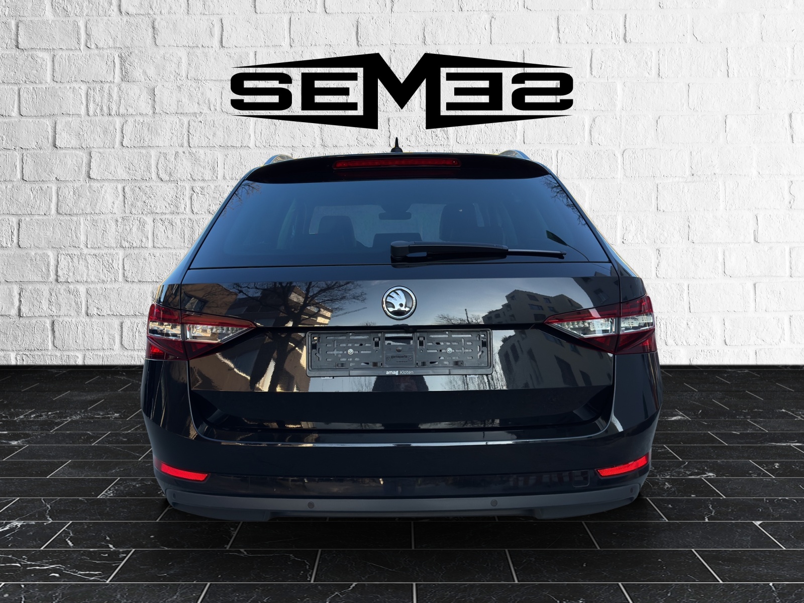 SKODA Superb Combi 2.0 TDi Style-showroom-element-3