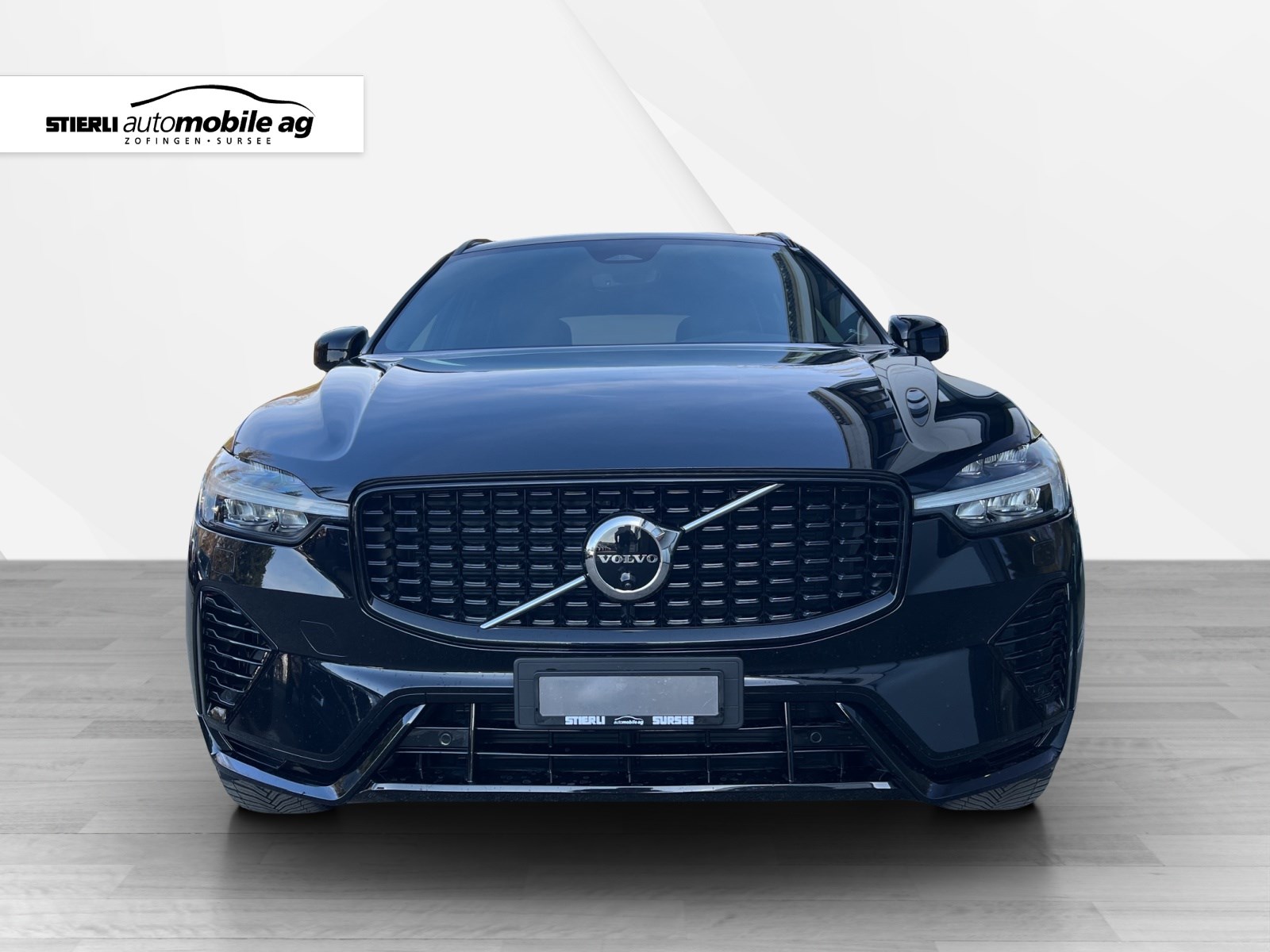 VOLVO XC60 2.0 T6 TE Plus Dark eAWD-showroom-element-1