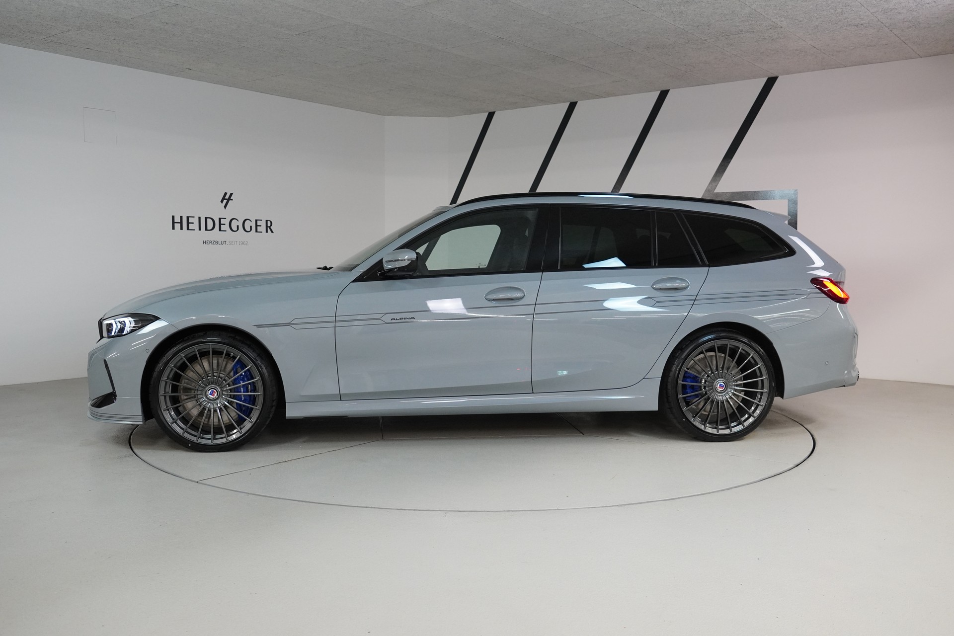 BMW-ALPINA D3 S BiTurbo Touring 3.0d xDrive Switch-Tronic-showroom-element-3