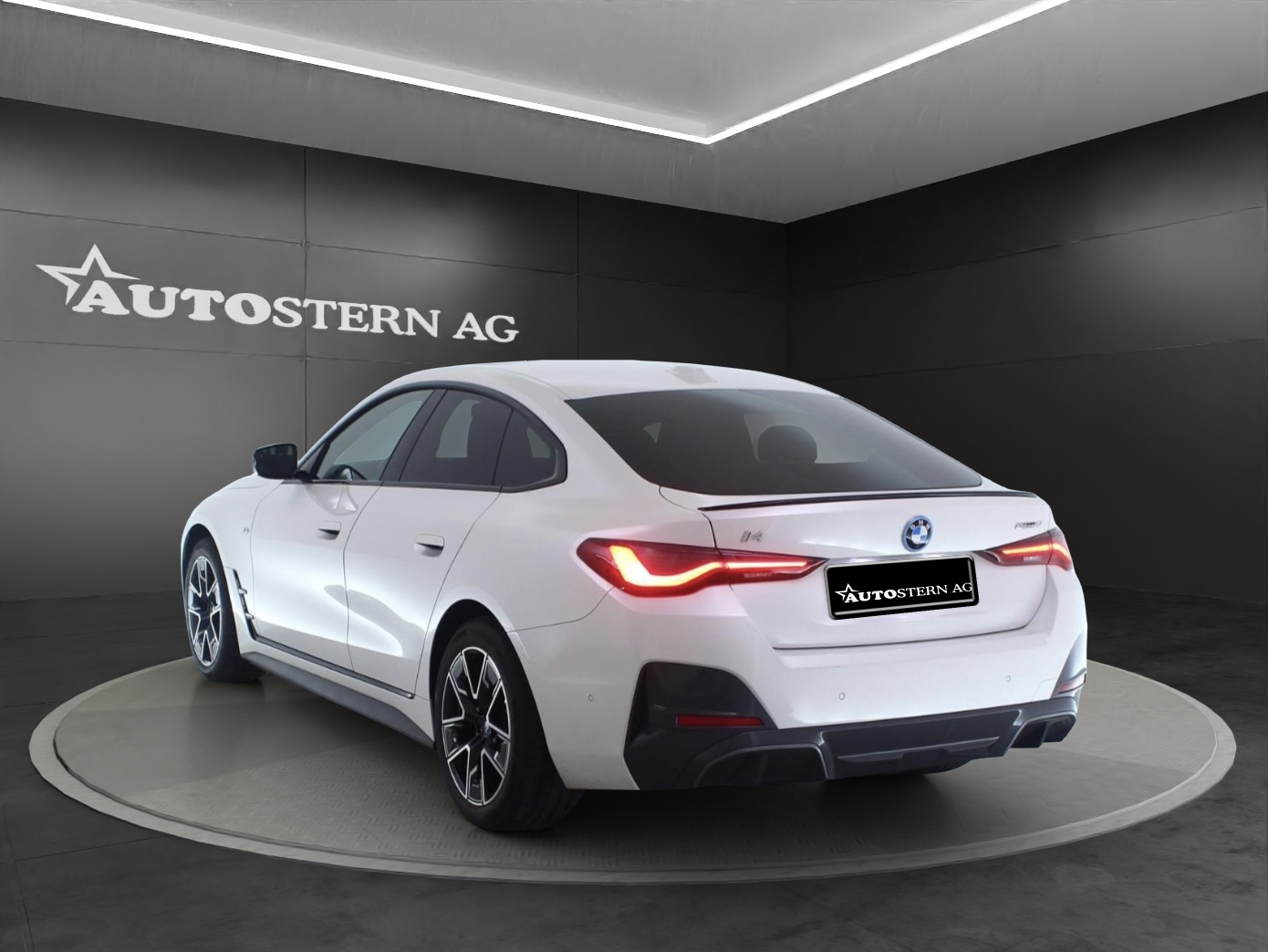 BMW i4 eDrive 40 M Sport Pro-showroom-element-2