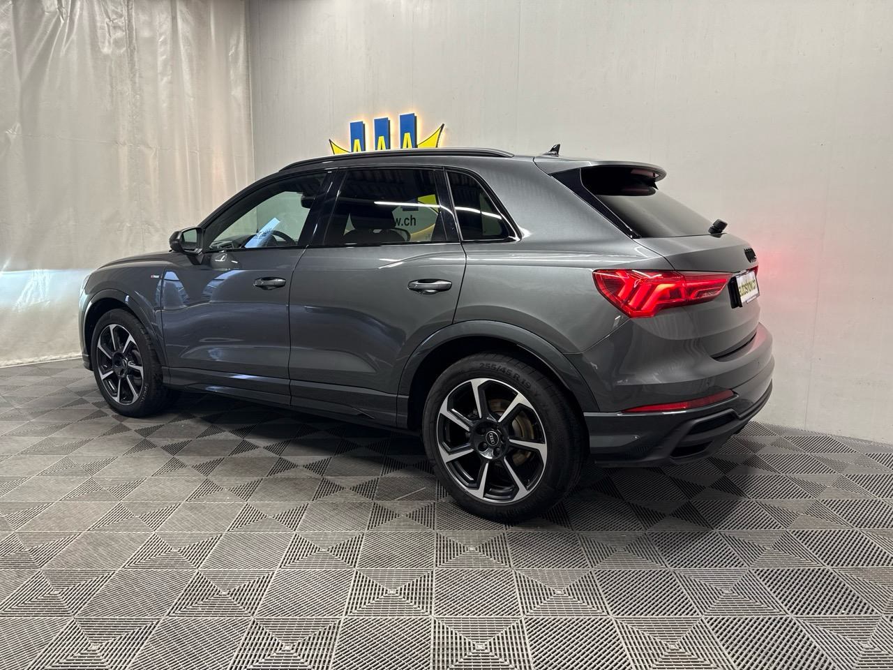 AUDI Q3 35 TFSI S line Black Edition S-tronic-showroom-element-1