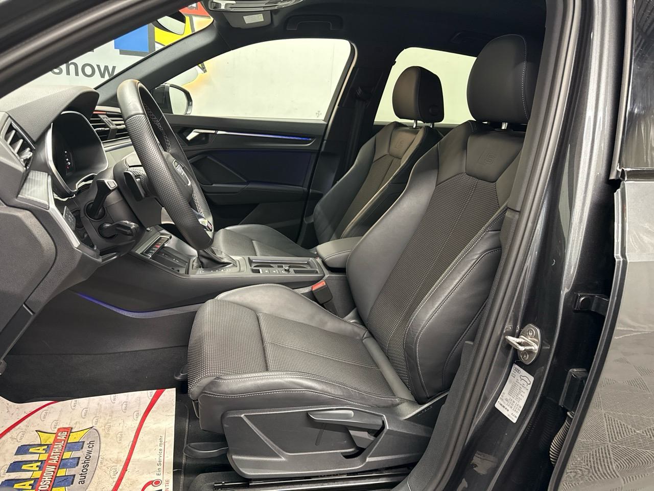 AUDI Q3 35 TFSI S line Black Edition S-tronic-showroom-element-3