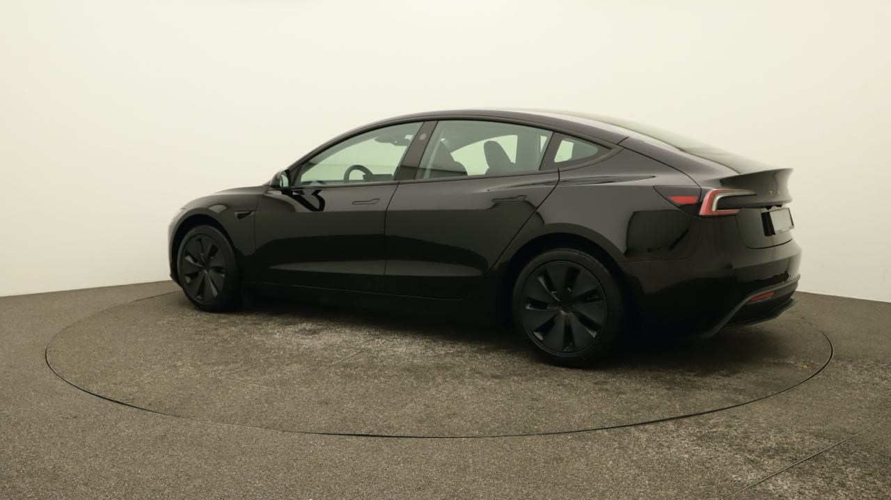 TESLA Model 3 RWD-showroom-element-2