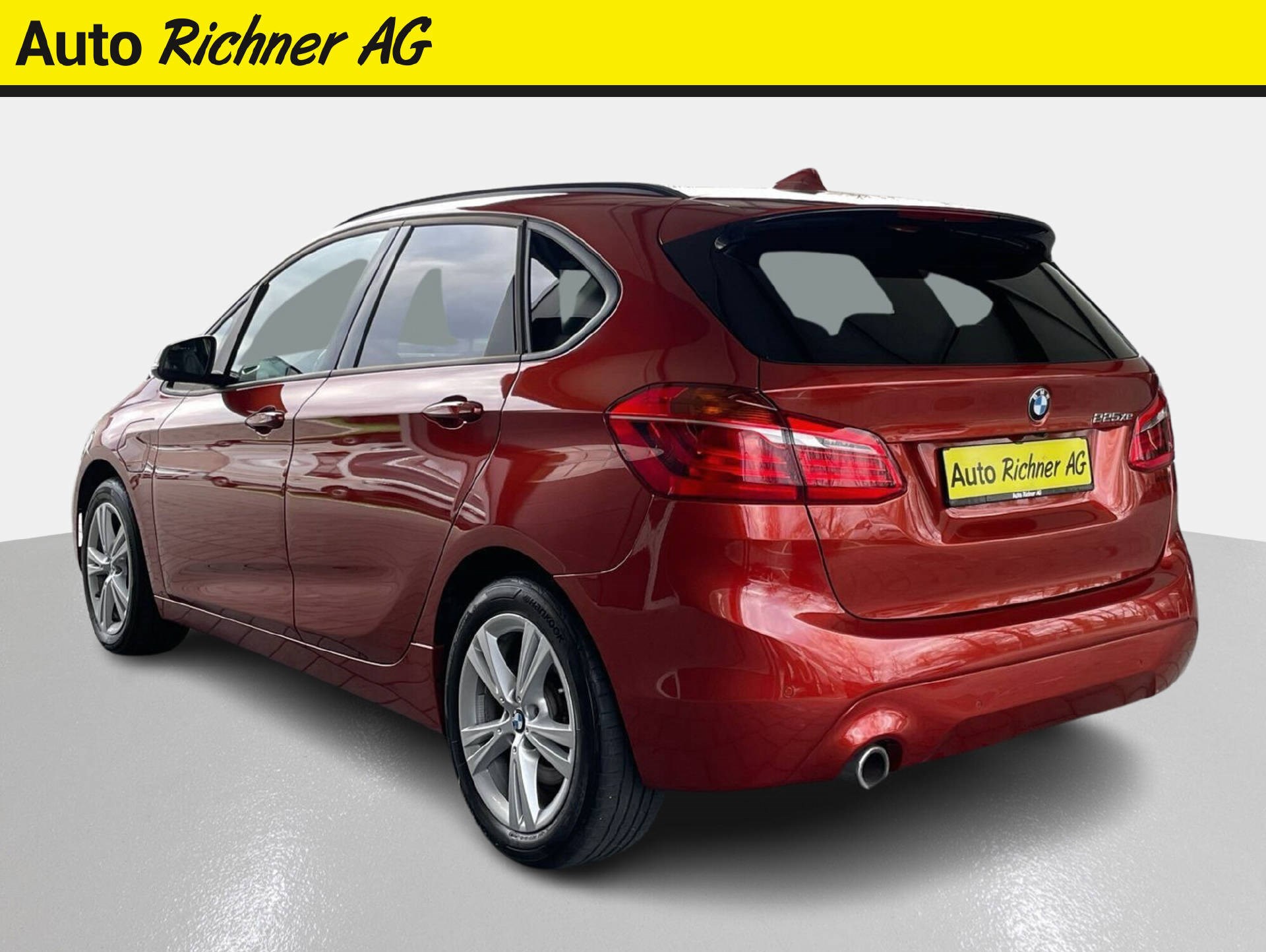 BMW 225xe Active Tourer-showroom-element-3