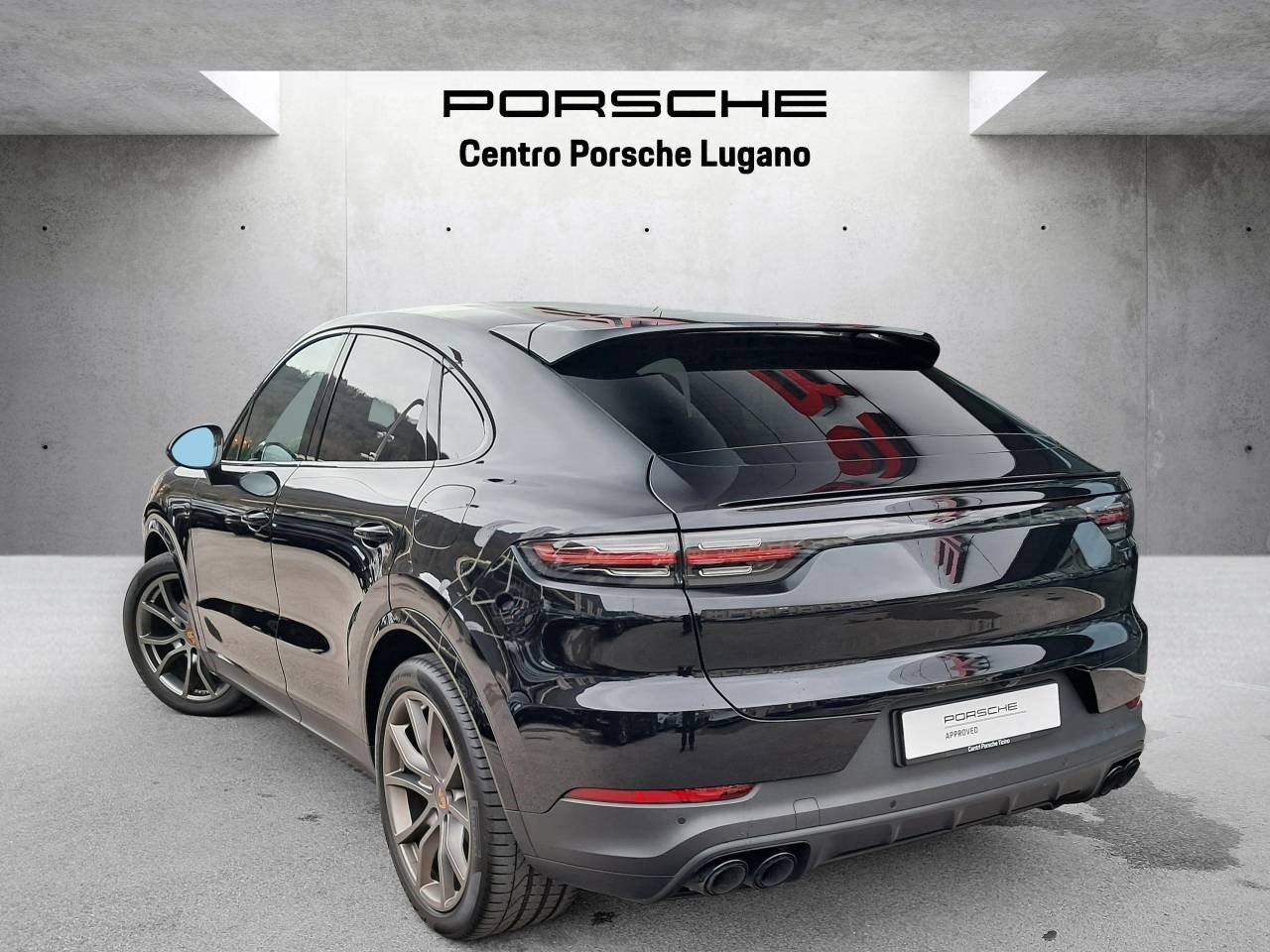 PORSCHE CAYENNE E-HYBRID Coupé-showroom-element-2