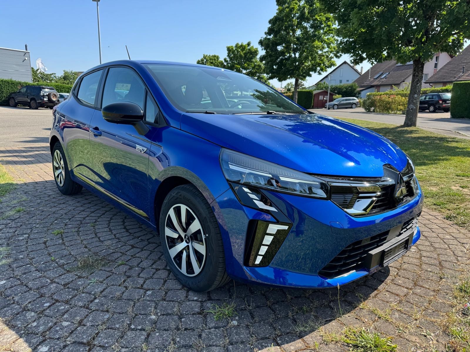 MITSUBISHI COLT 1.6 HEV Invite-showroom-element-1