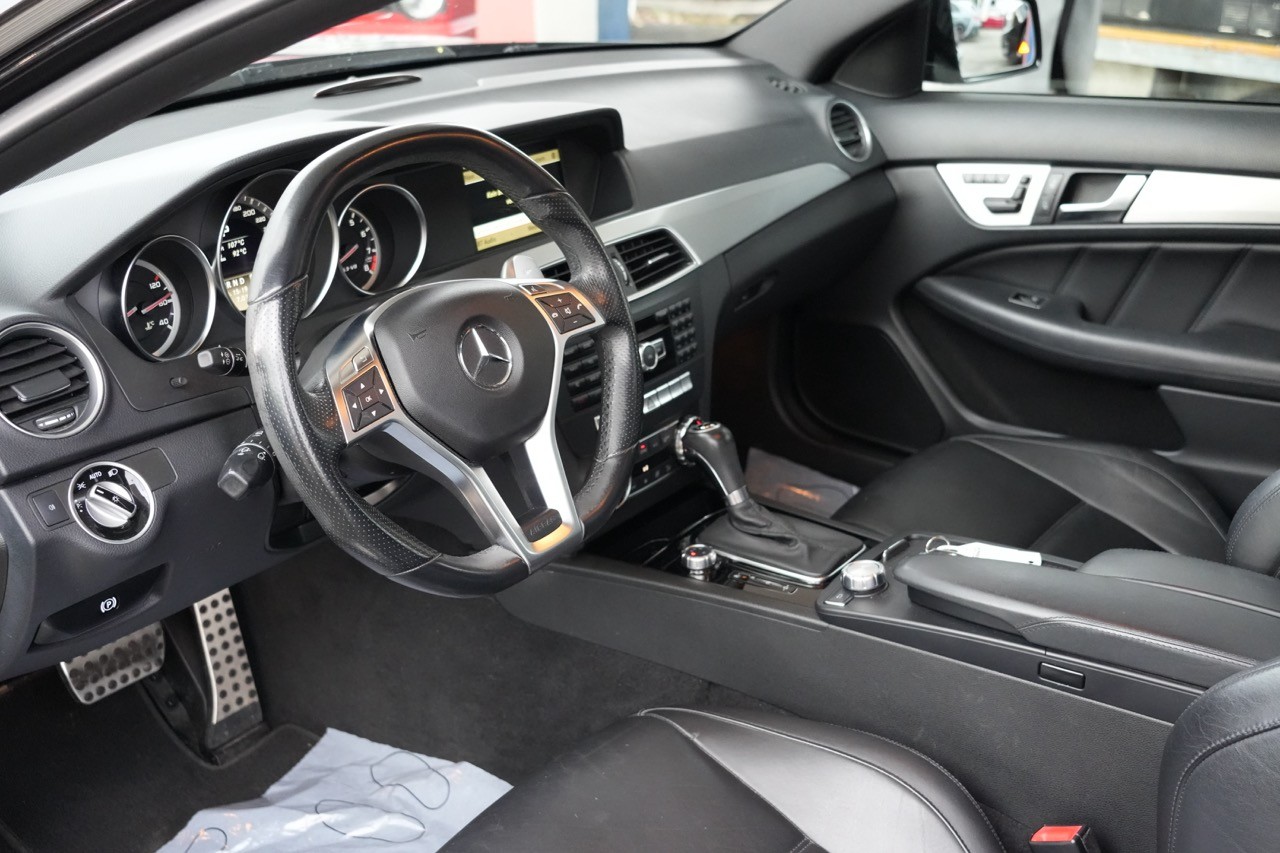 MERCEDES-BENZ C 63 Coupé AMG Speedshift MCT-image-7