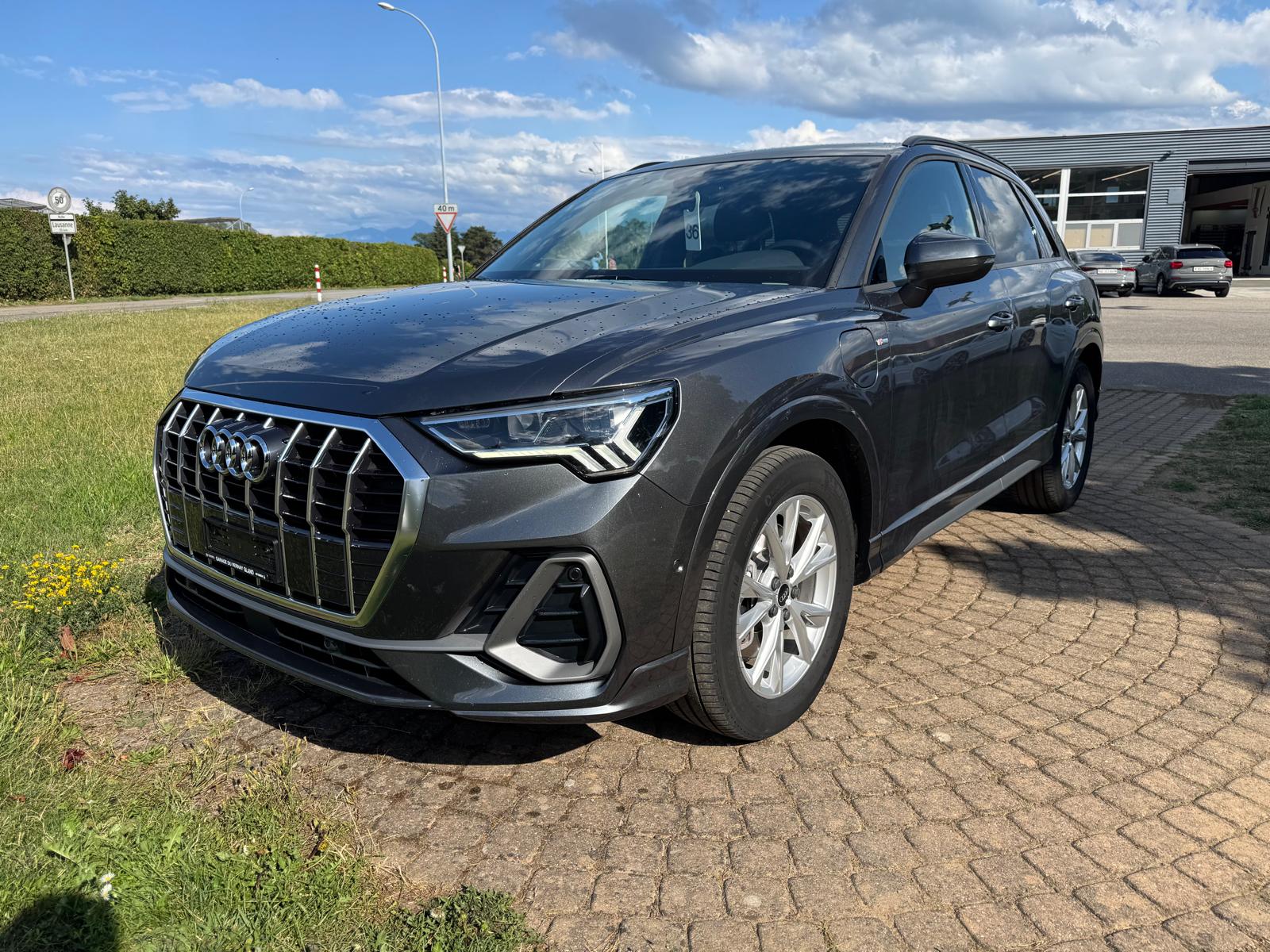AUDI Q3 45 TFSI e S line S-tronic