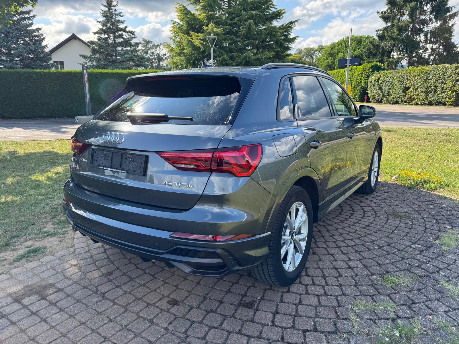 AUDI Q3 45 TFSI e S line S-tronic-showroom-element-2