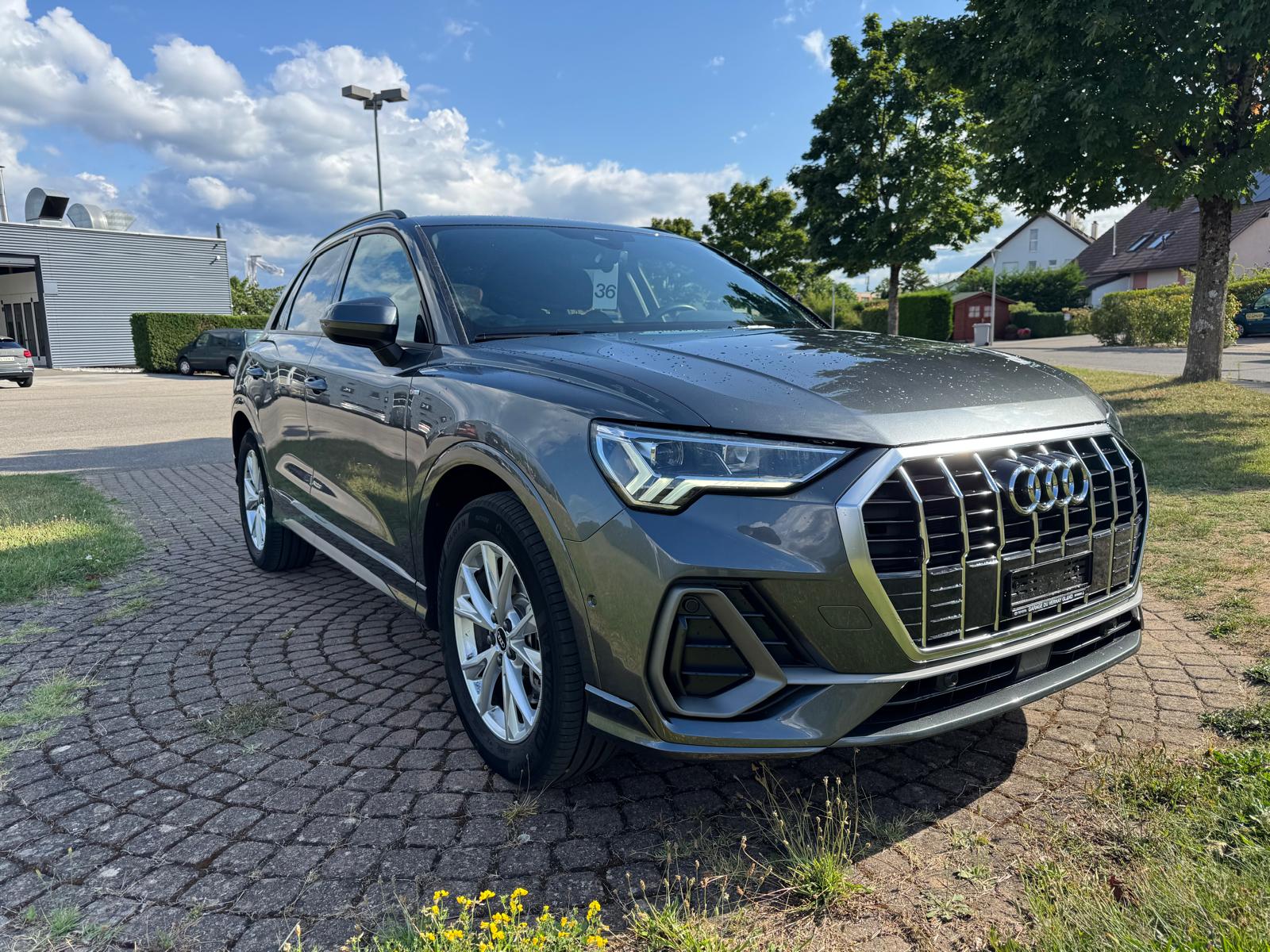 AUDI Q3 45 TFSI e S line S-tronic-showroom-element-1