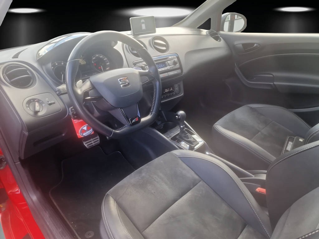 SEAT Ibiza SC 1.4 TSI 180 Cupra DSG-image-8