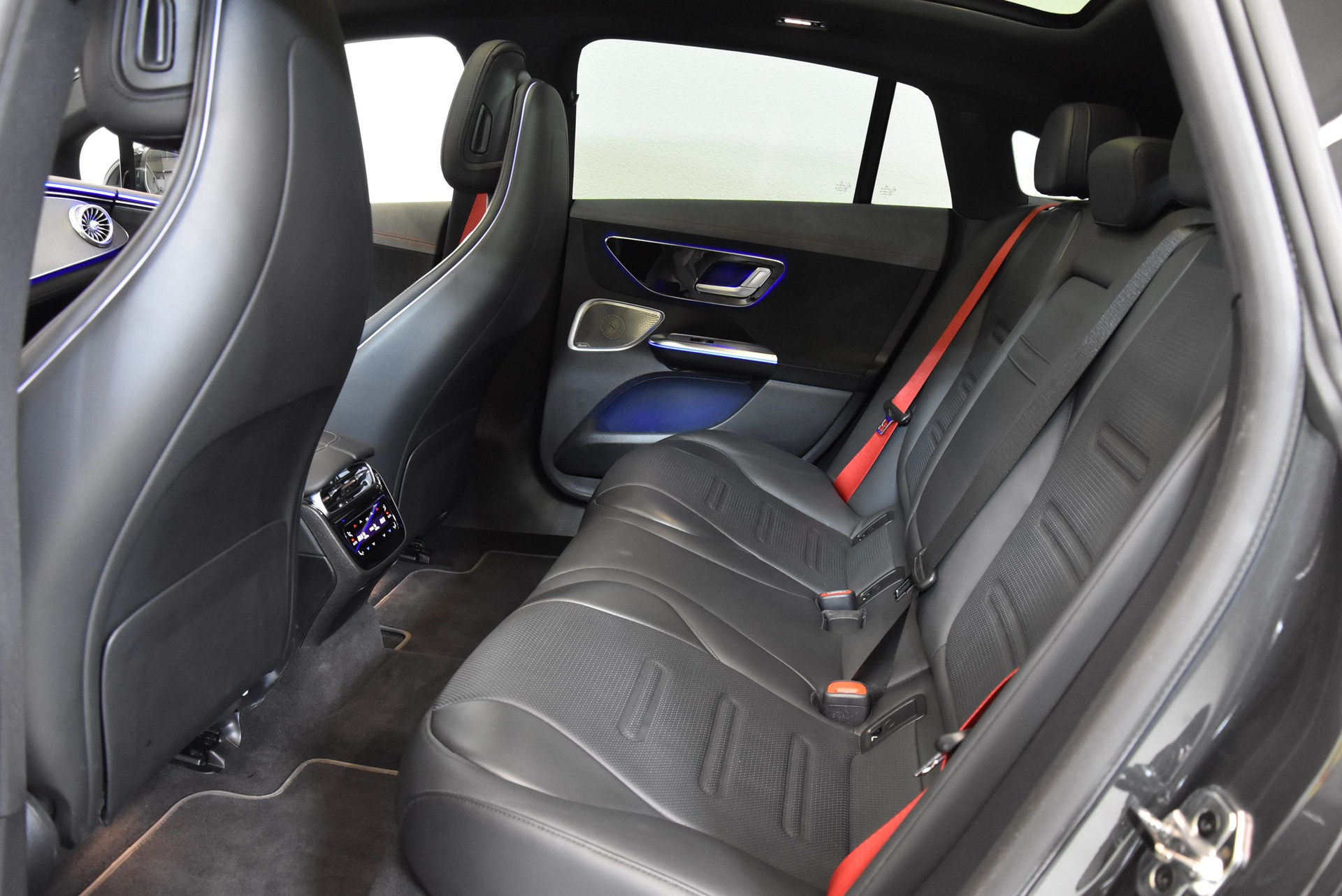 MERCEDES-BENZ EQE 43 AMG 4 Matic-image-9