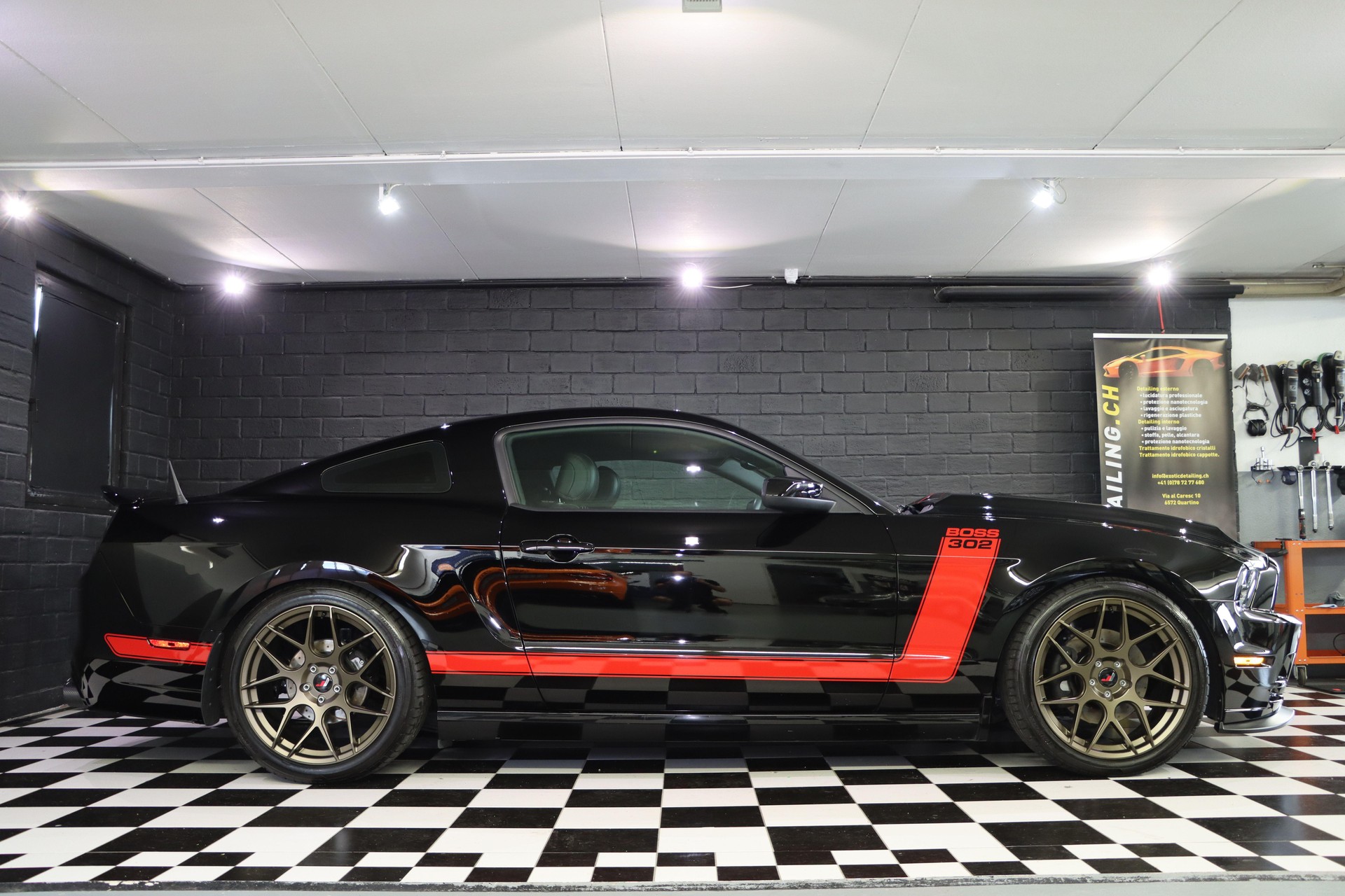 FORD Mustang 5.0 V8 GT-showroom-element-2