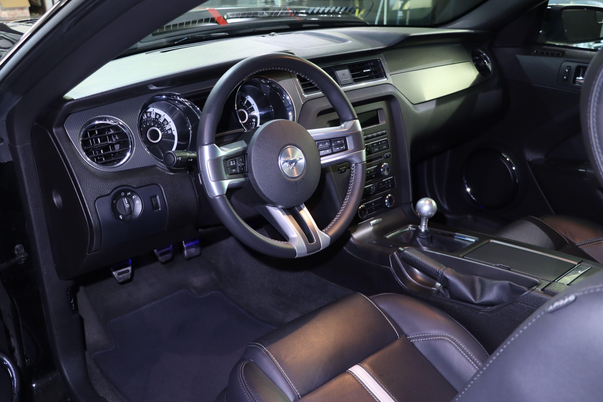 FORD Mustang 5.0 V8 GT-image-16