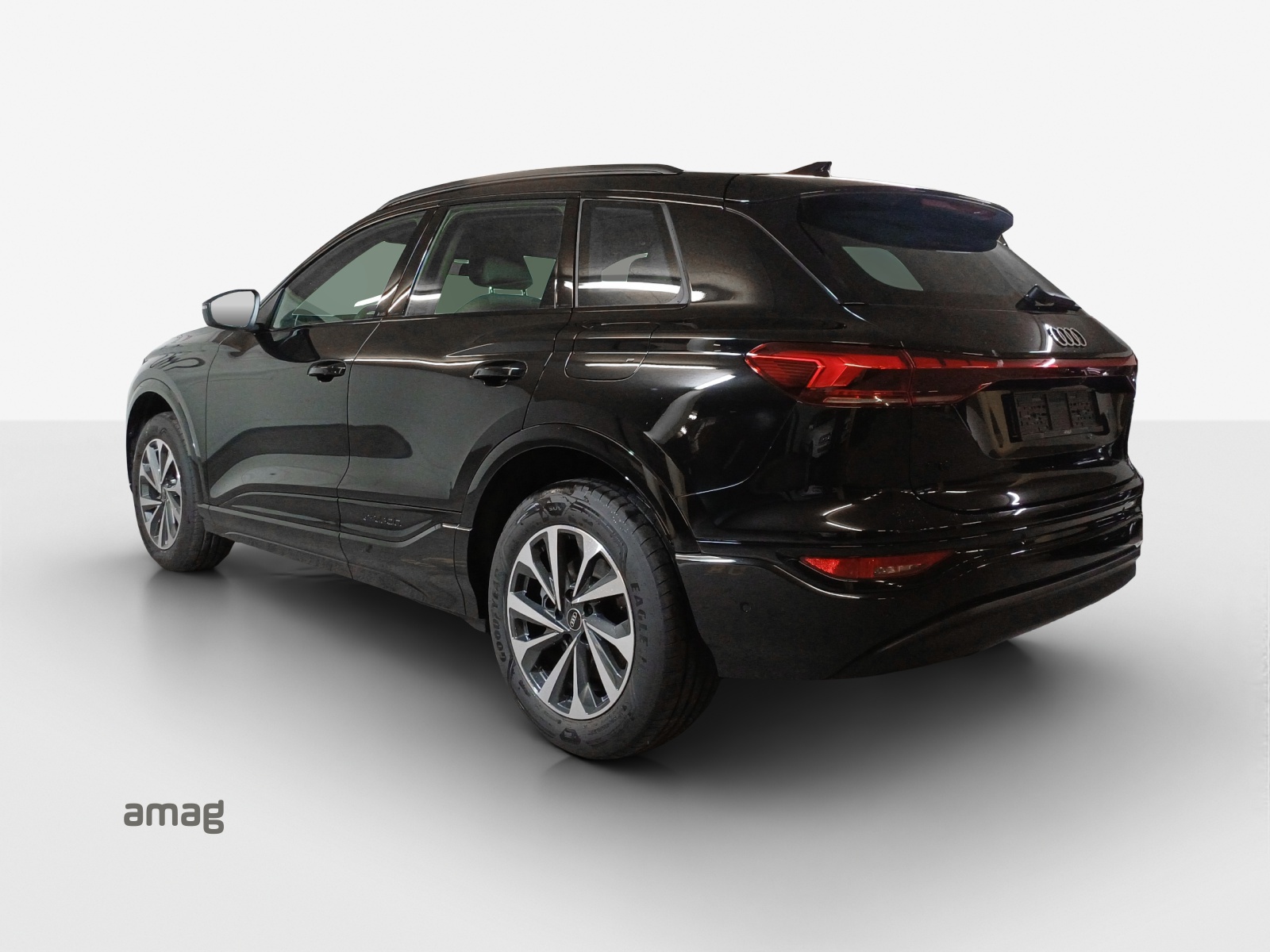 AUDI Q6 e-tron quattro-showroom-element-2