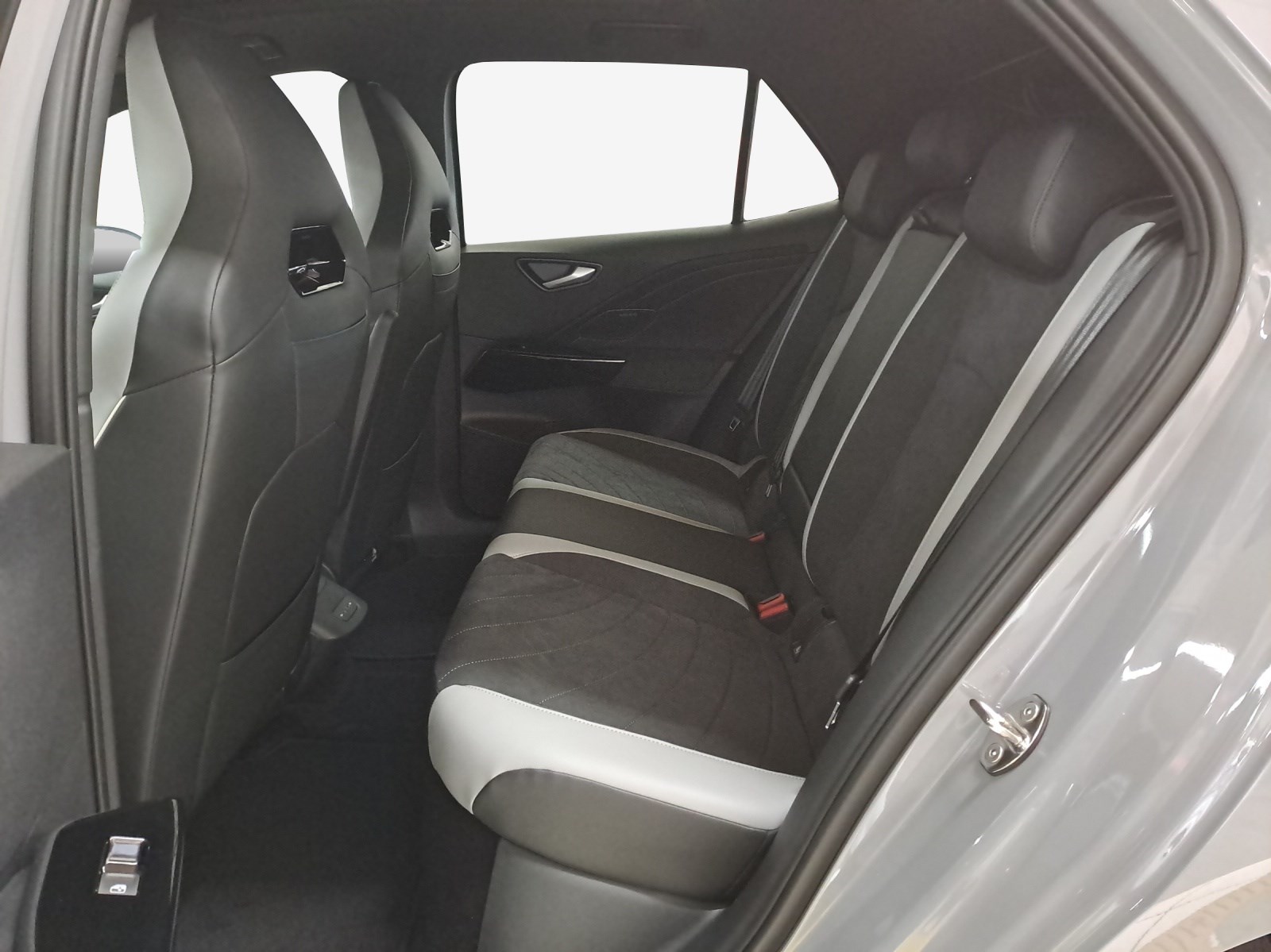 VW ID.3 Pro S 77 kWh Pro S United-image-11