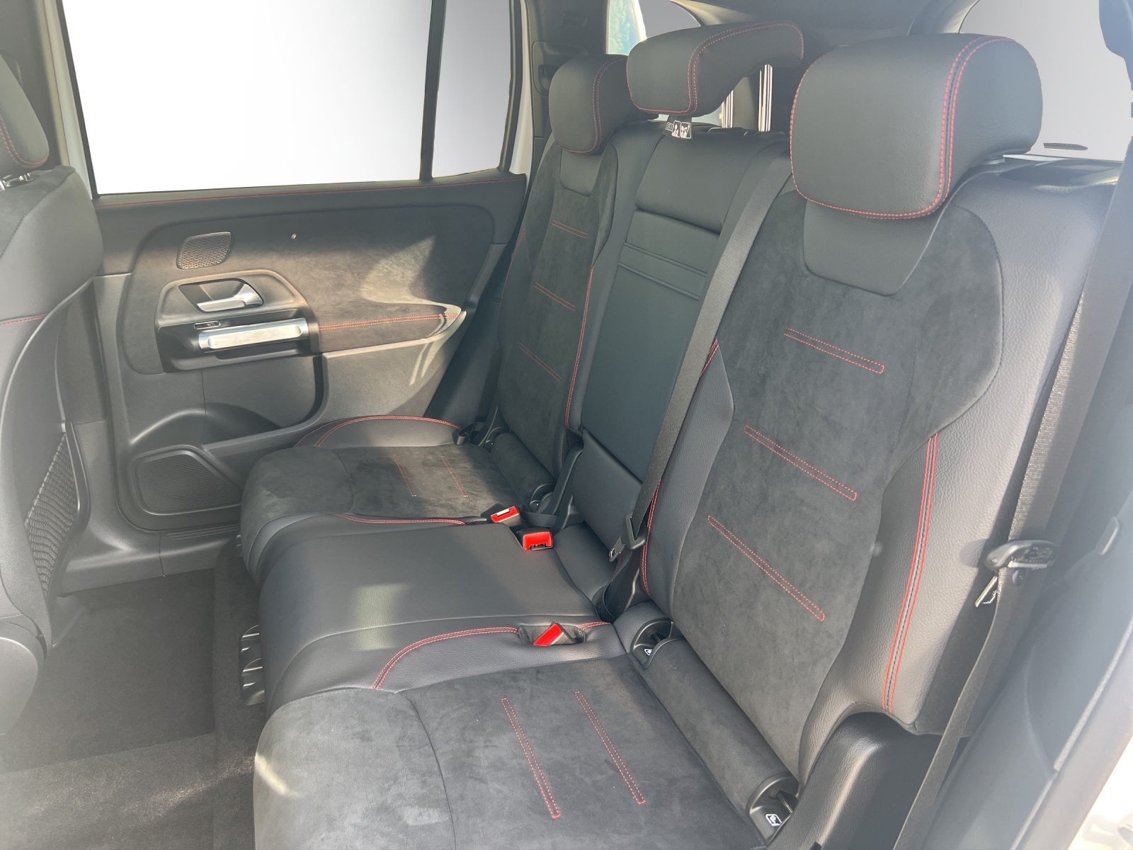 Image MERCEDES-BENZ GLB-250 GLB 250 4Matic 8G-Tronic