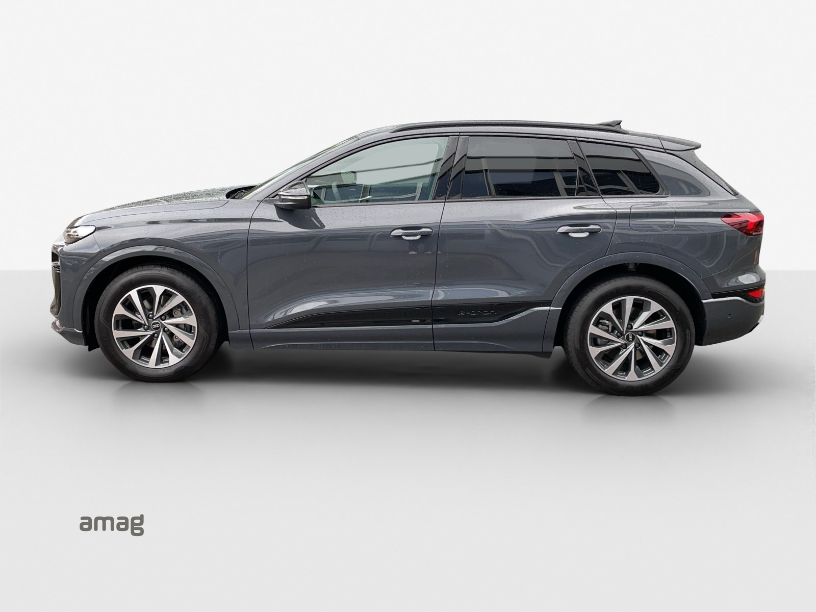 AUDI Q6 e-tron quattro-showroom-element-1
