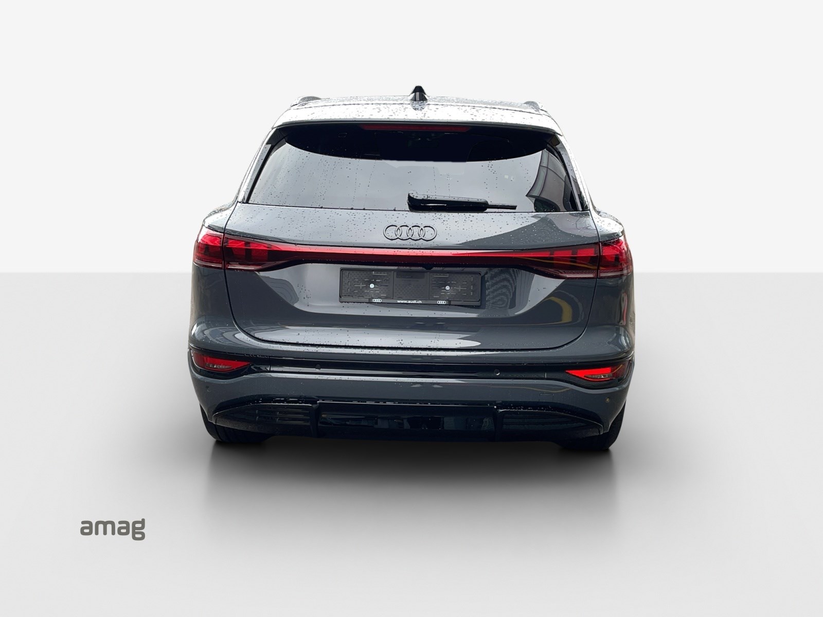 AUDI Q6 e-tron quattro-showroom-element-3