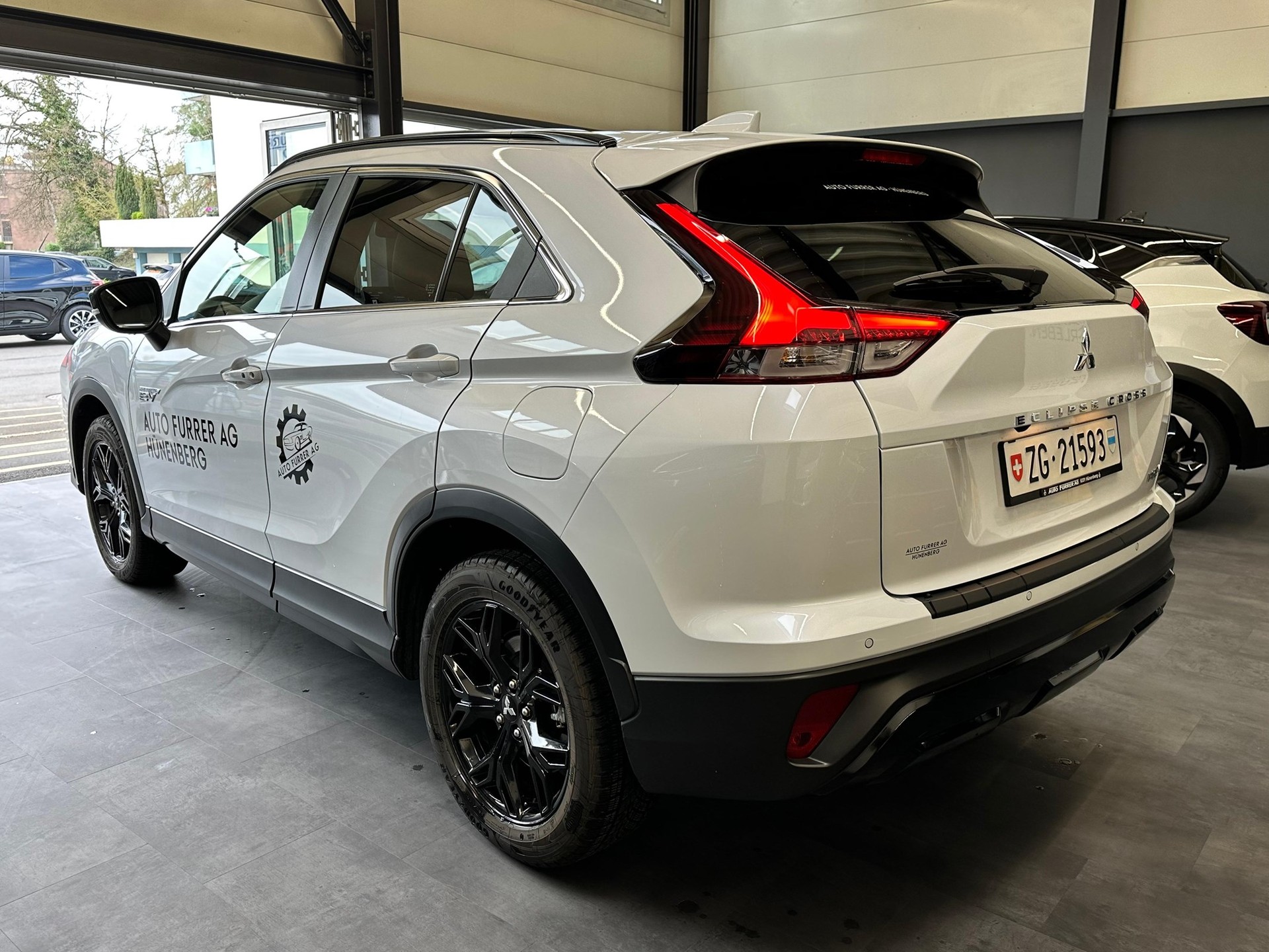 MITSUBISHI Eclipse Cross 2.4 PHEV Blackline 4x4-showroom-element-1