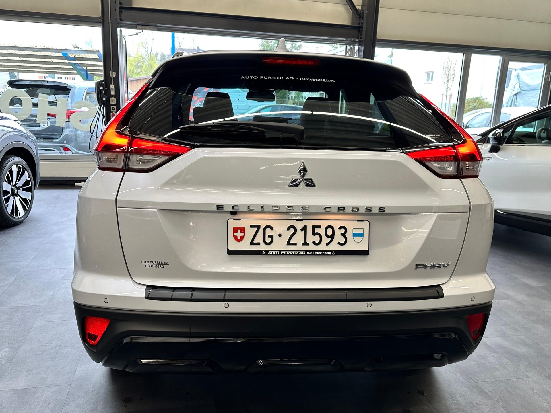 MITSUBISHI Eclipse Cross 2.4 PHEV Blackline 4x4-showroom-element-2
