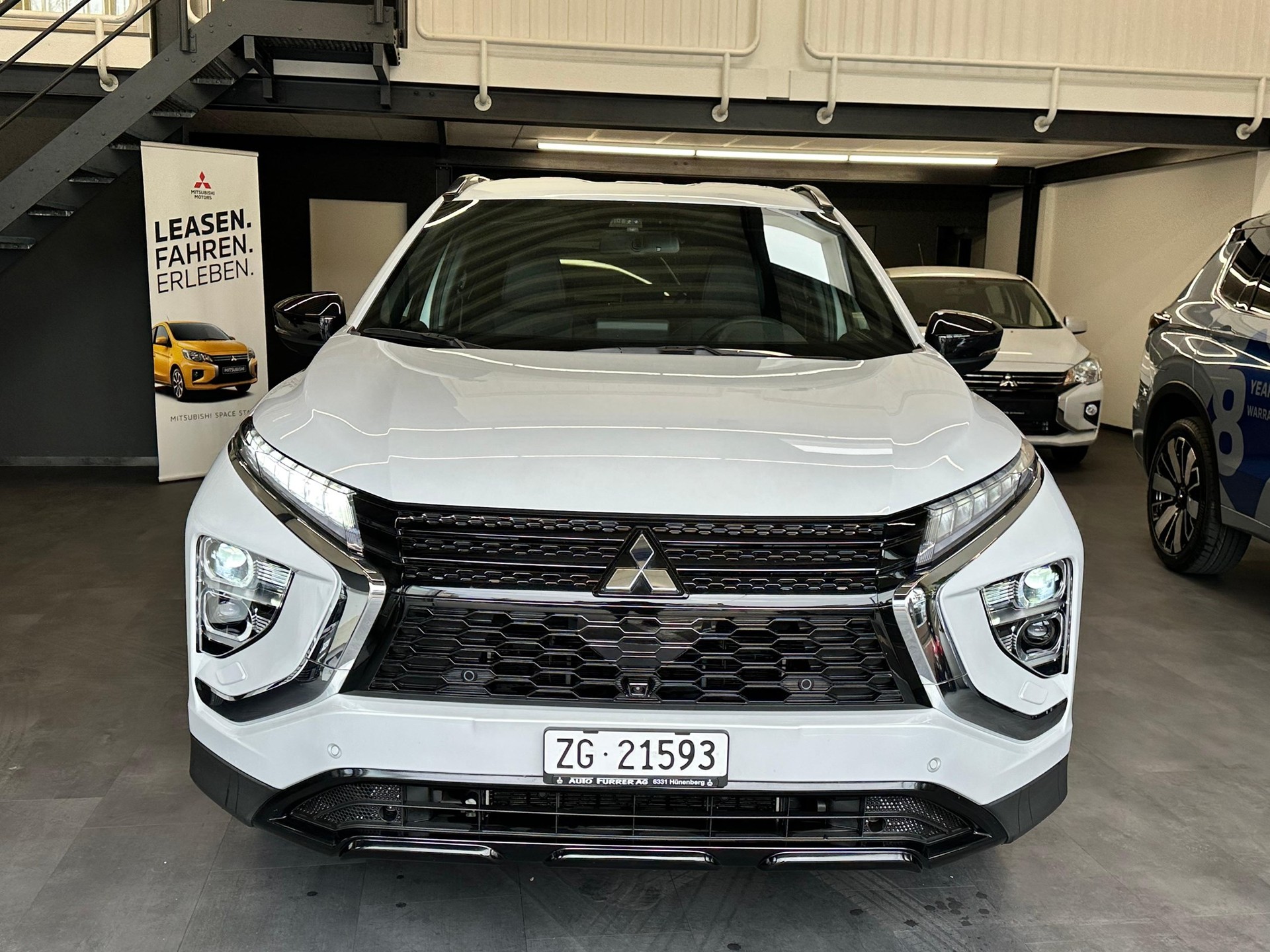 MITSUBISHI Eclipse Cross 2.4 PHEV Blackline 4x4-image-5