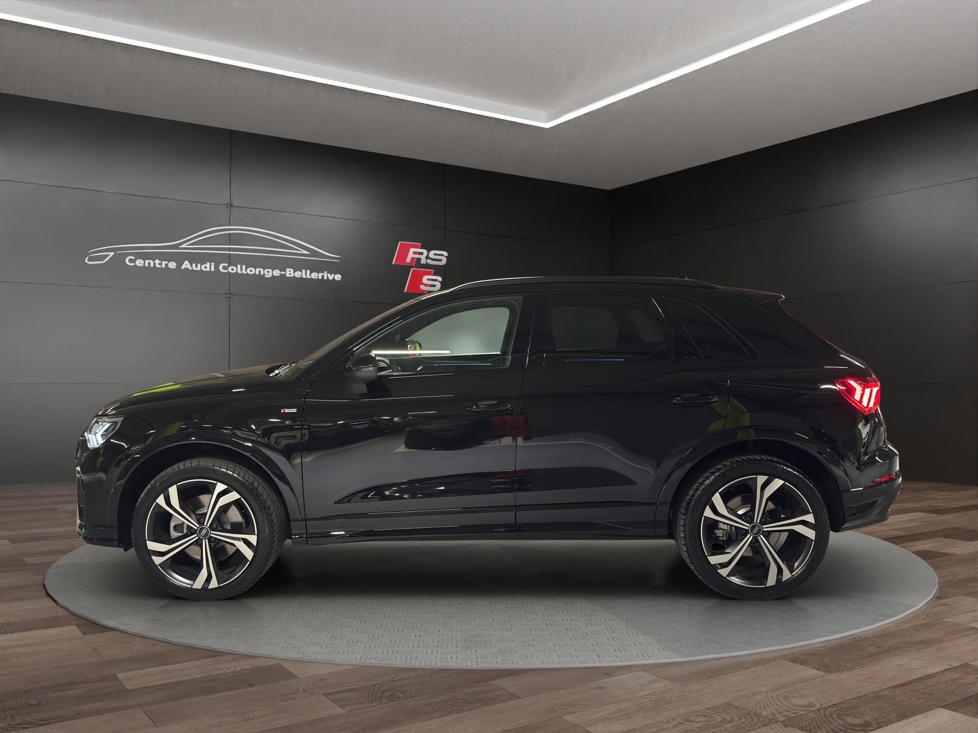 AUDI Q3 40 TFSI S line quattro S-tronic-showroom-element-2