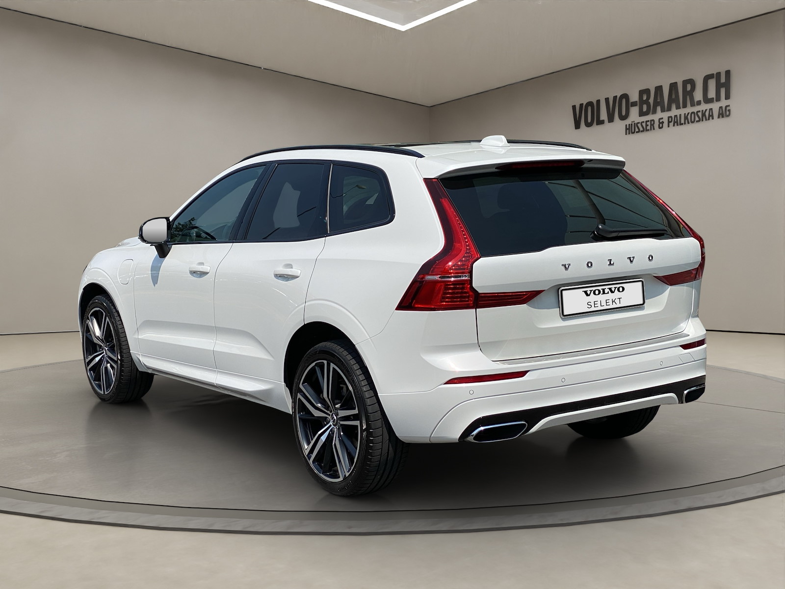 VOLVO XC60 2.0 T8 TE R-Design eAWD-showroom-element-2